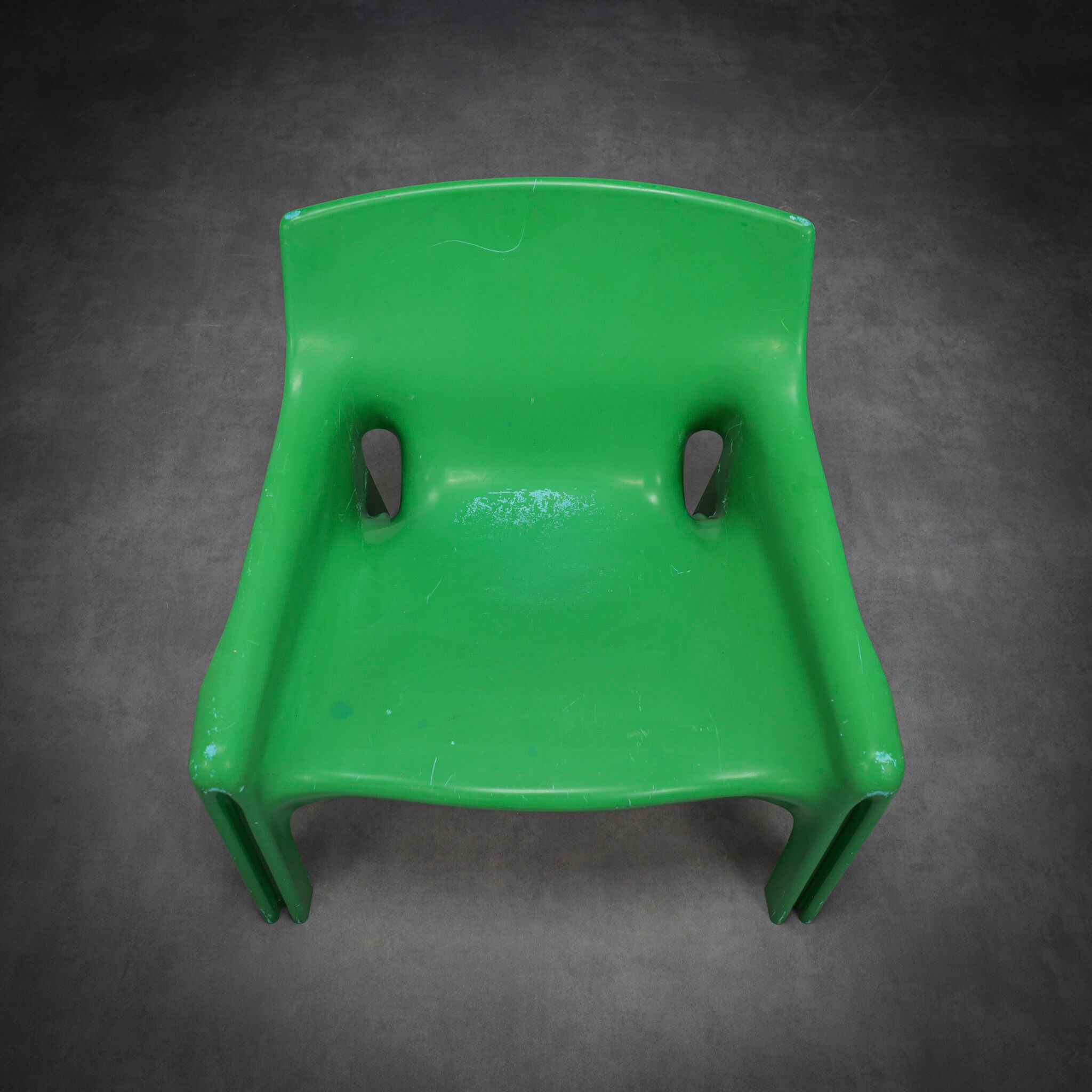 Pair of Vicario armchairs by Vico Magistretti for Artemide, Italy, 1970s.