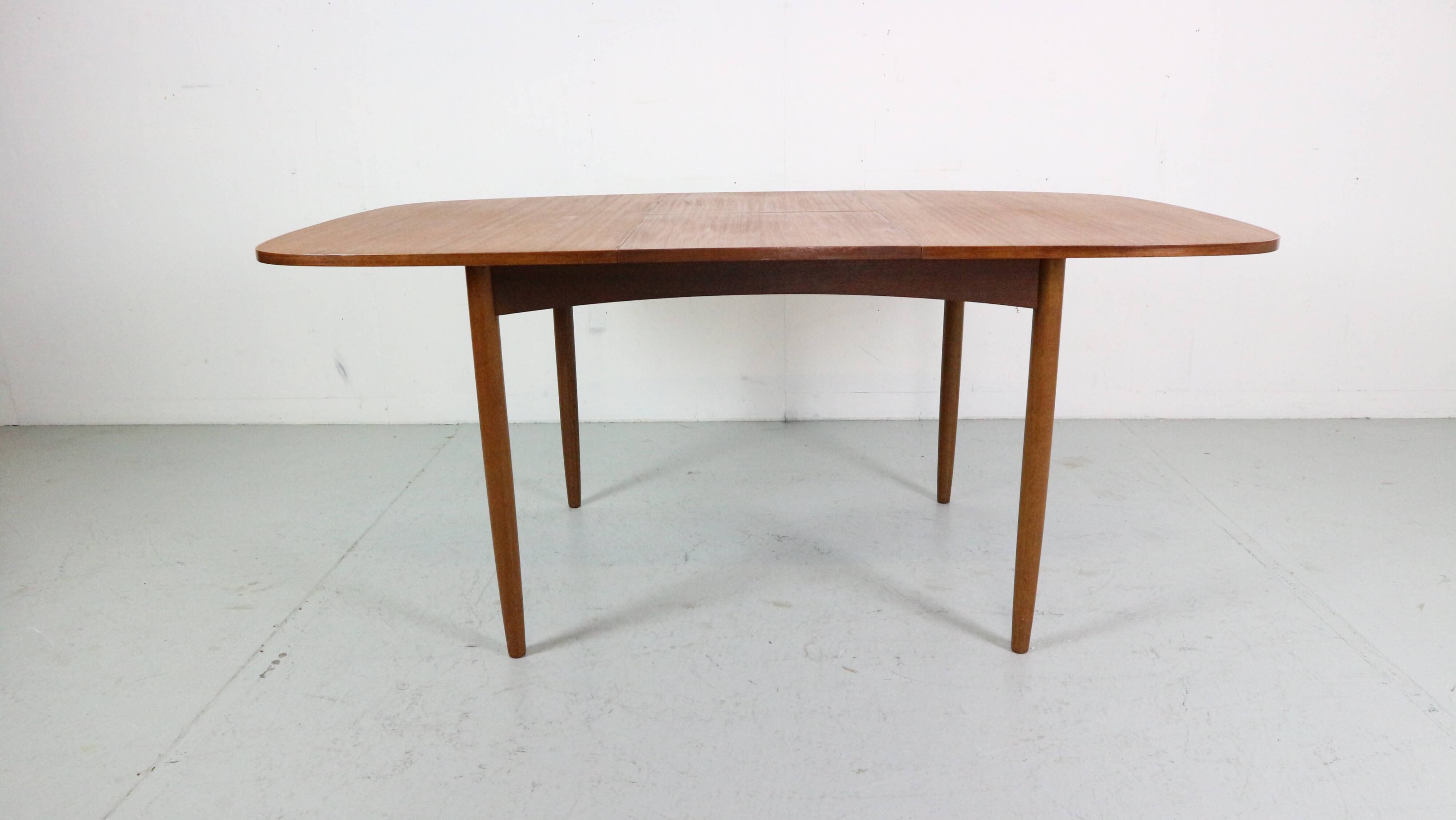 Mid- Century Modern Teak OvalExtendable Dinning Table By G Plan, 1960's