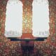 Paire d'appliques en laiton et verre