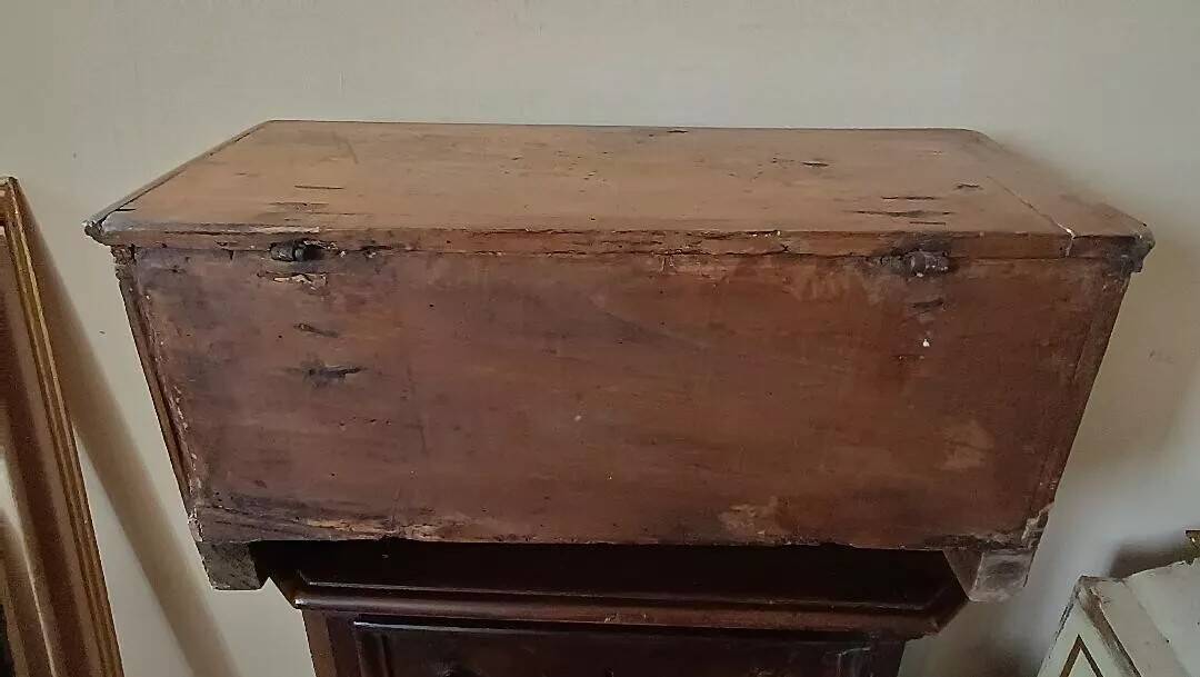 Small wooden travel chest, chest, 17th century, Tuscany