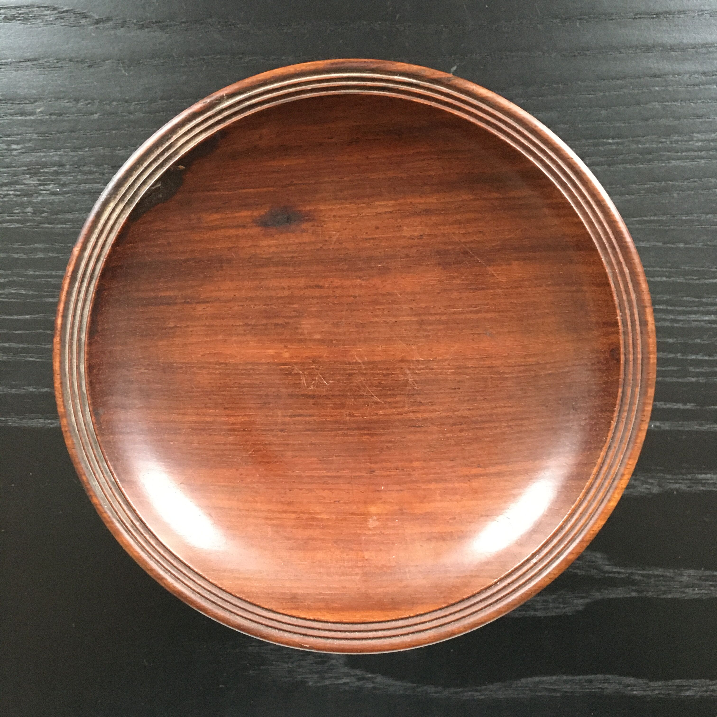 Wooden stand bowl