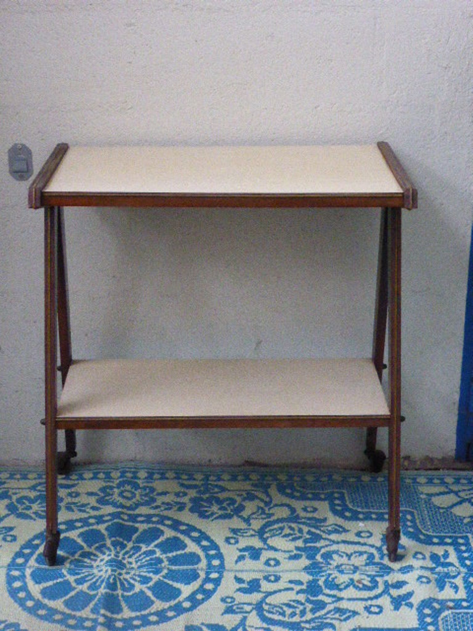 Service rolling feet wood and formica 1950
