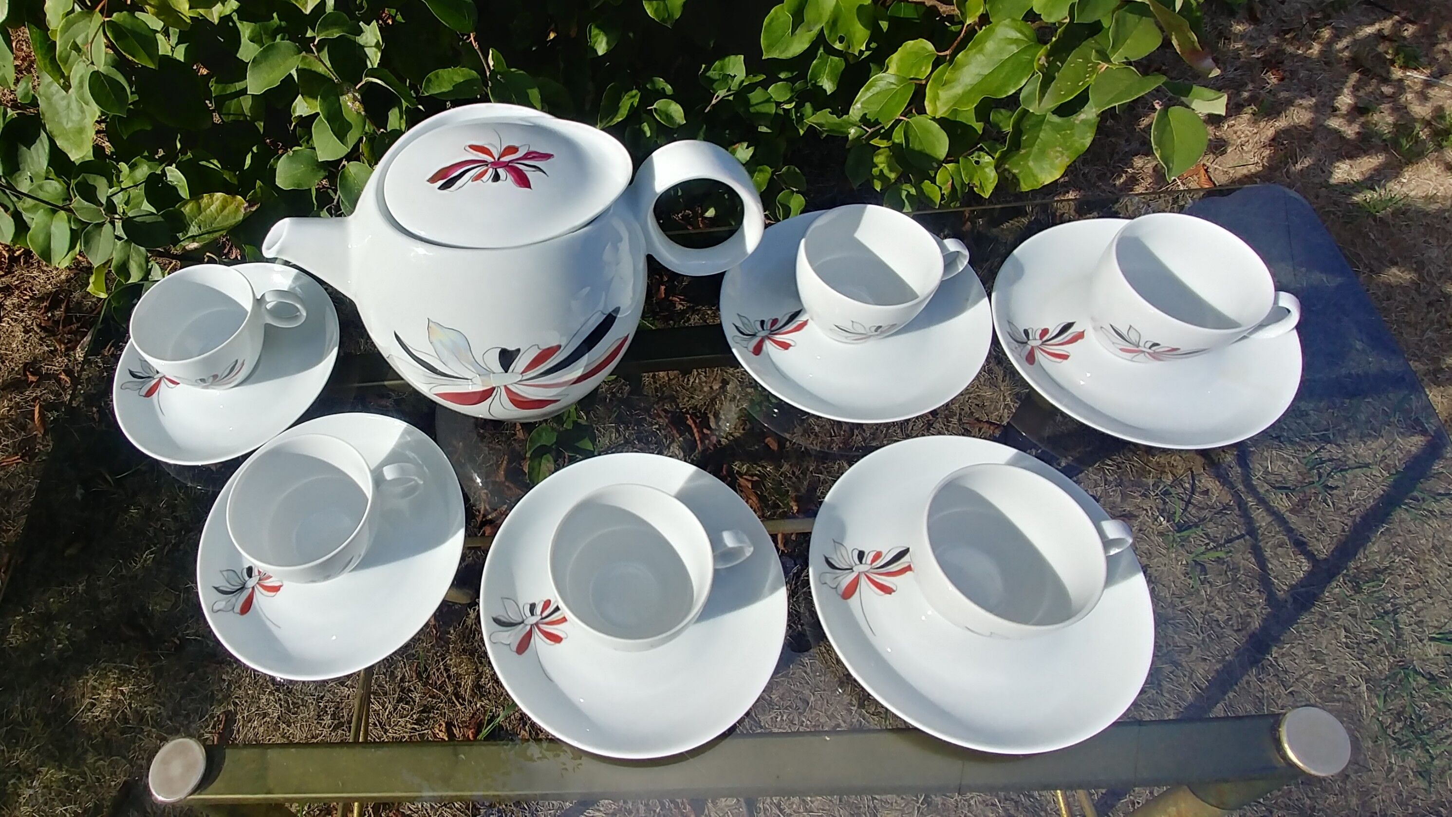 Coffee porcelain service -old signed Roussel J. decoration daisy