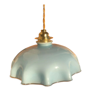 Suspension en opaline