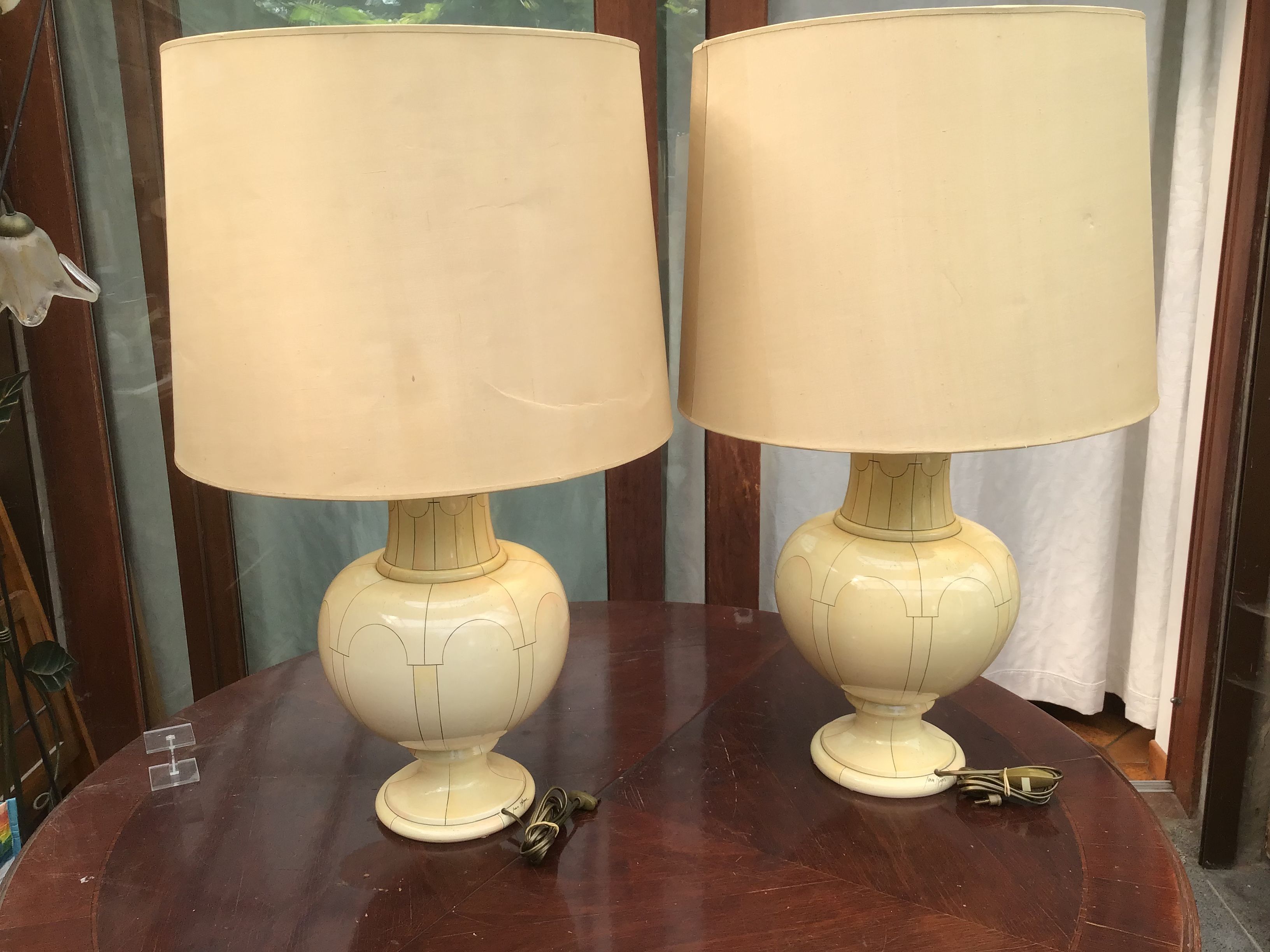 Jean Roger in Paris. Pair of ceramic baluster lamps decorated with arches and ivory imitation