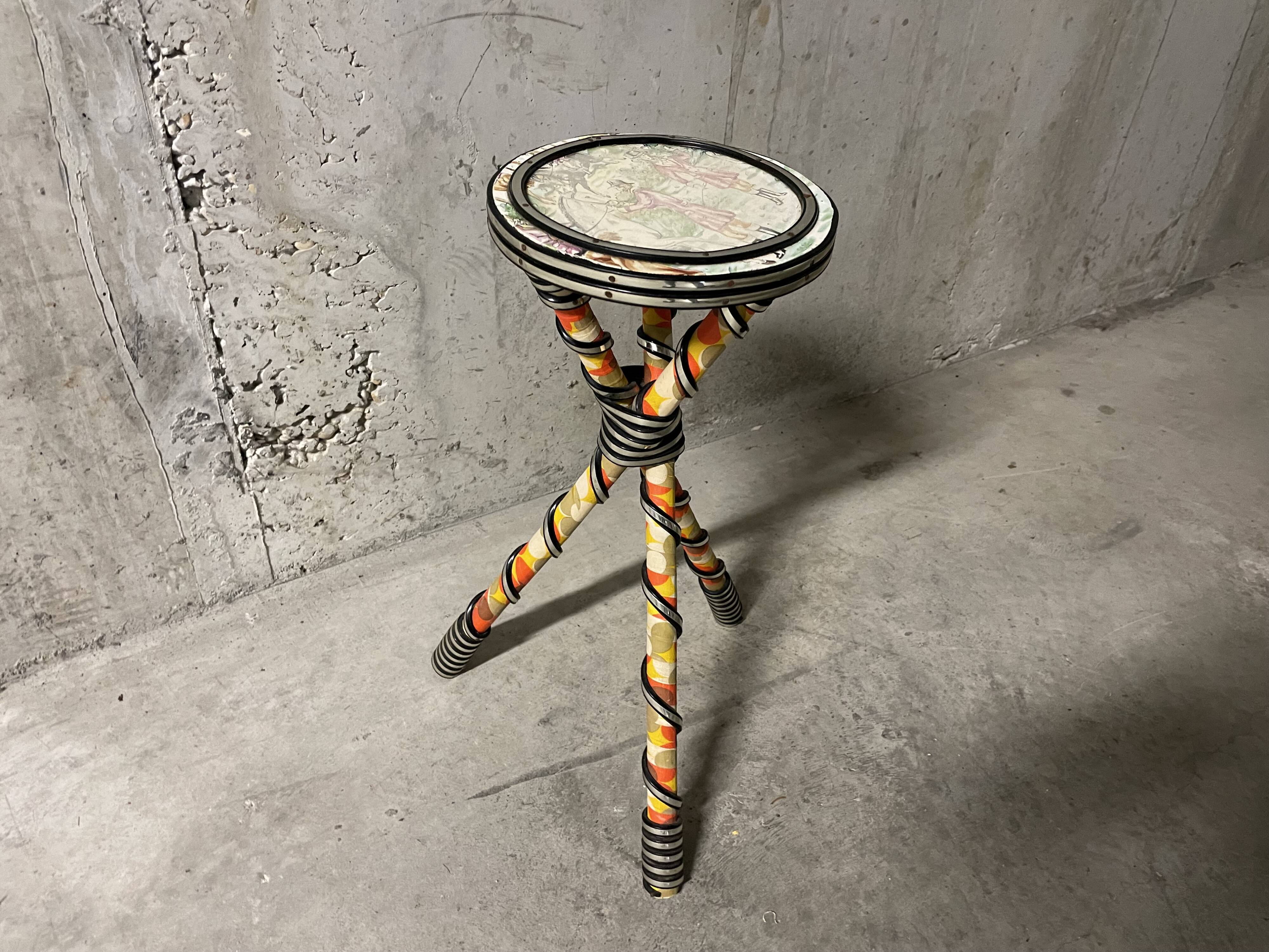 Kitsch pedestal table from the 70s