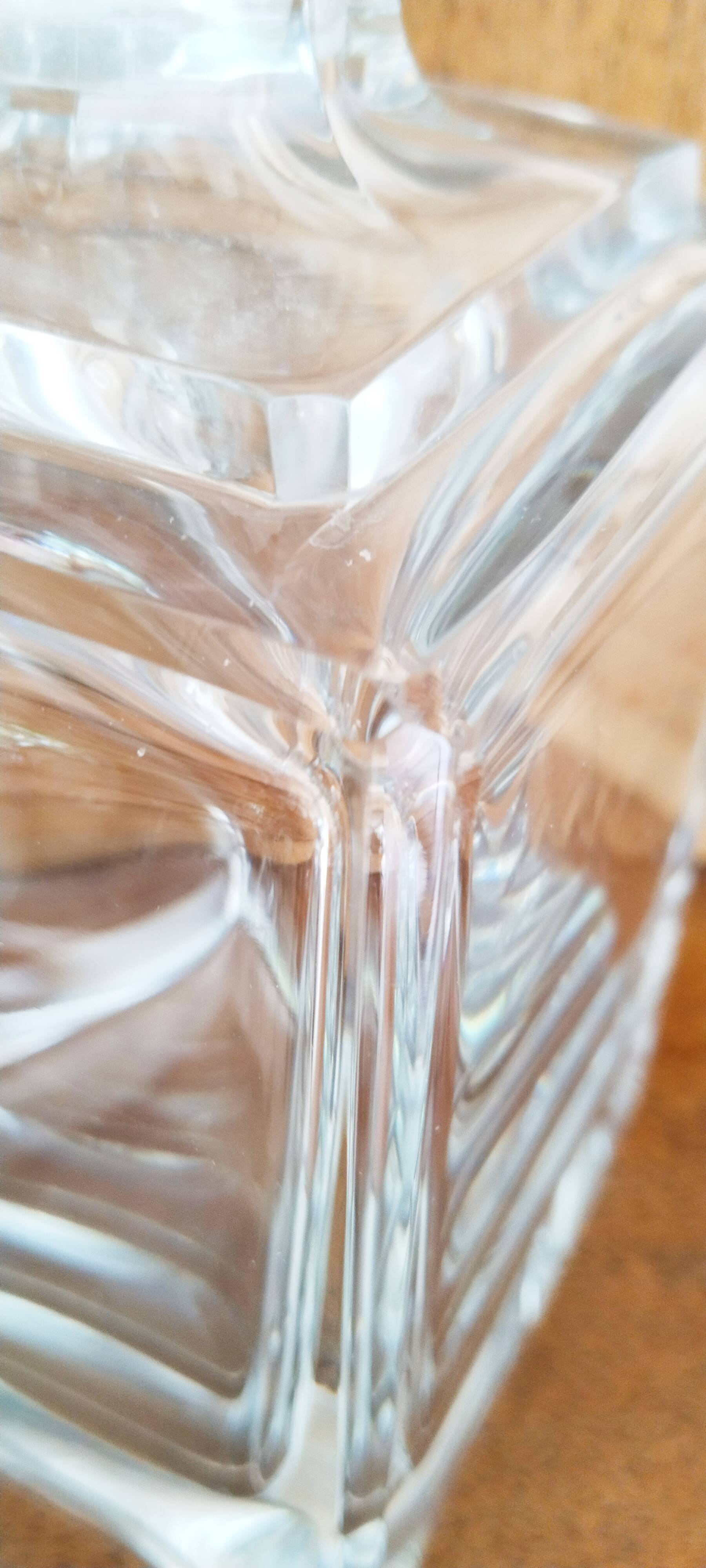 Crystal liqueur and whiskey decanter