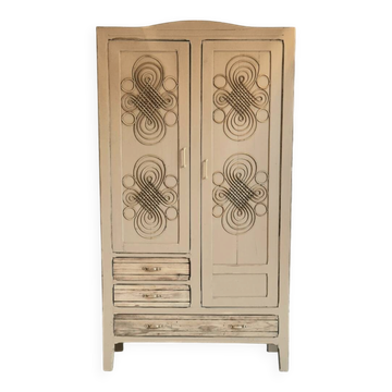 Armoire parisienne