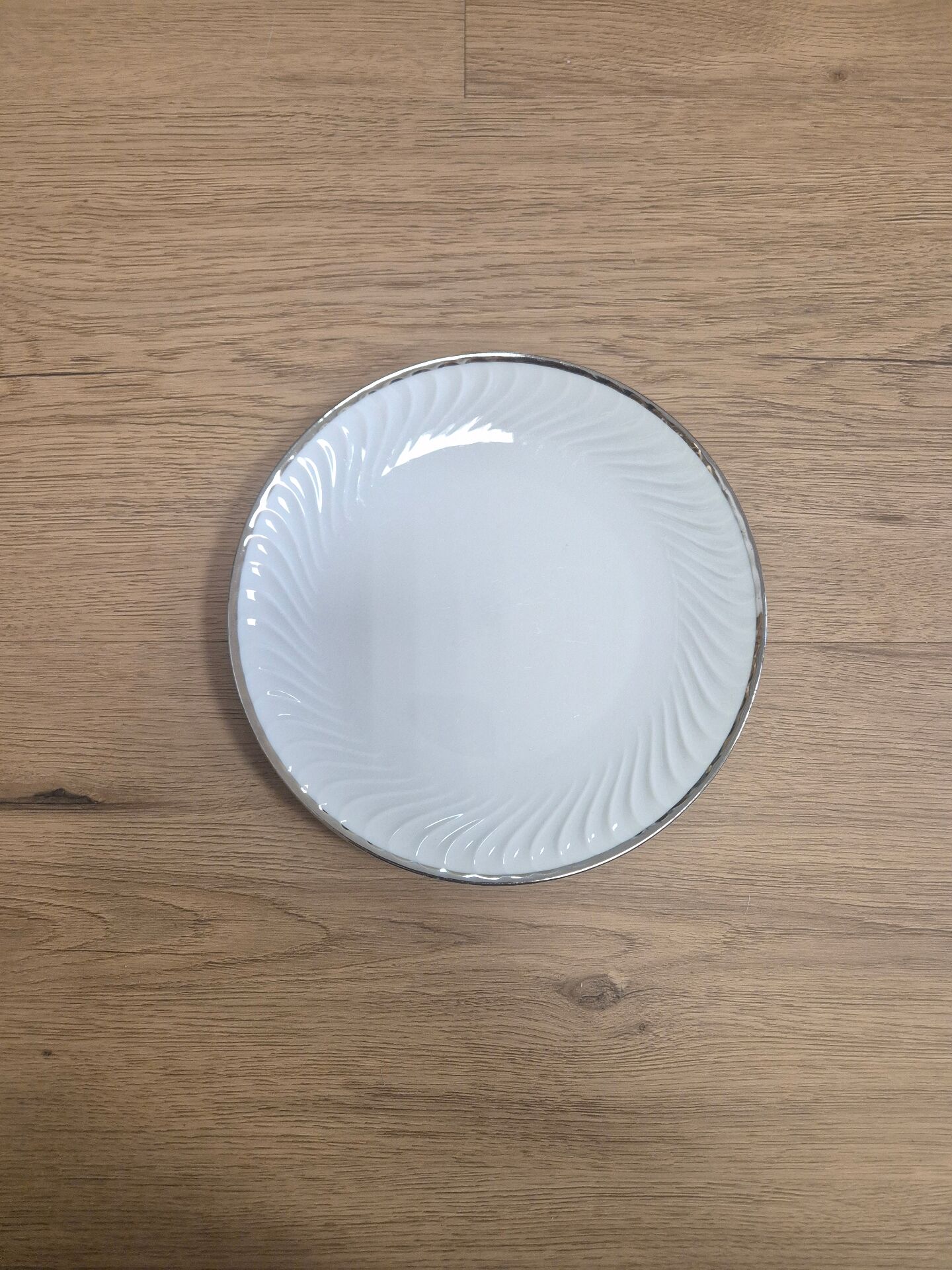 Assiette à dessert en porcelaine