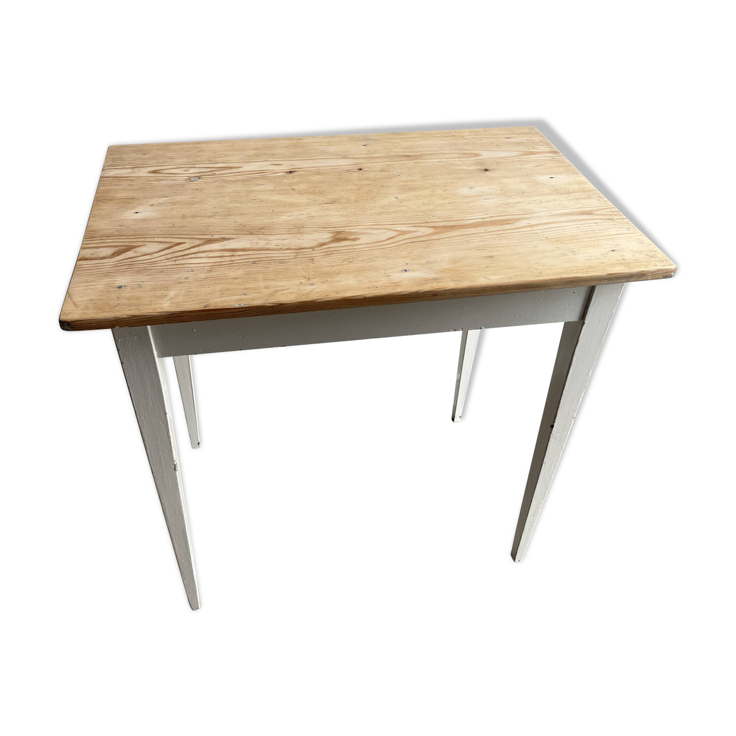 White patinated wooden table