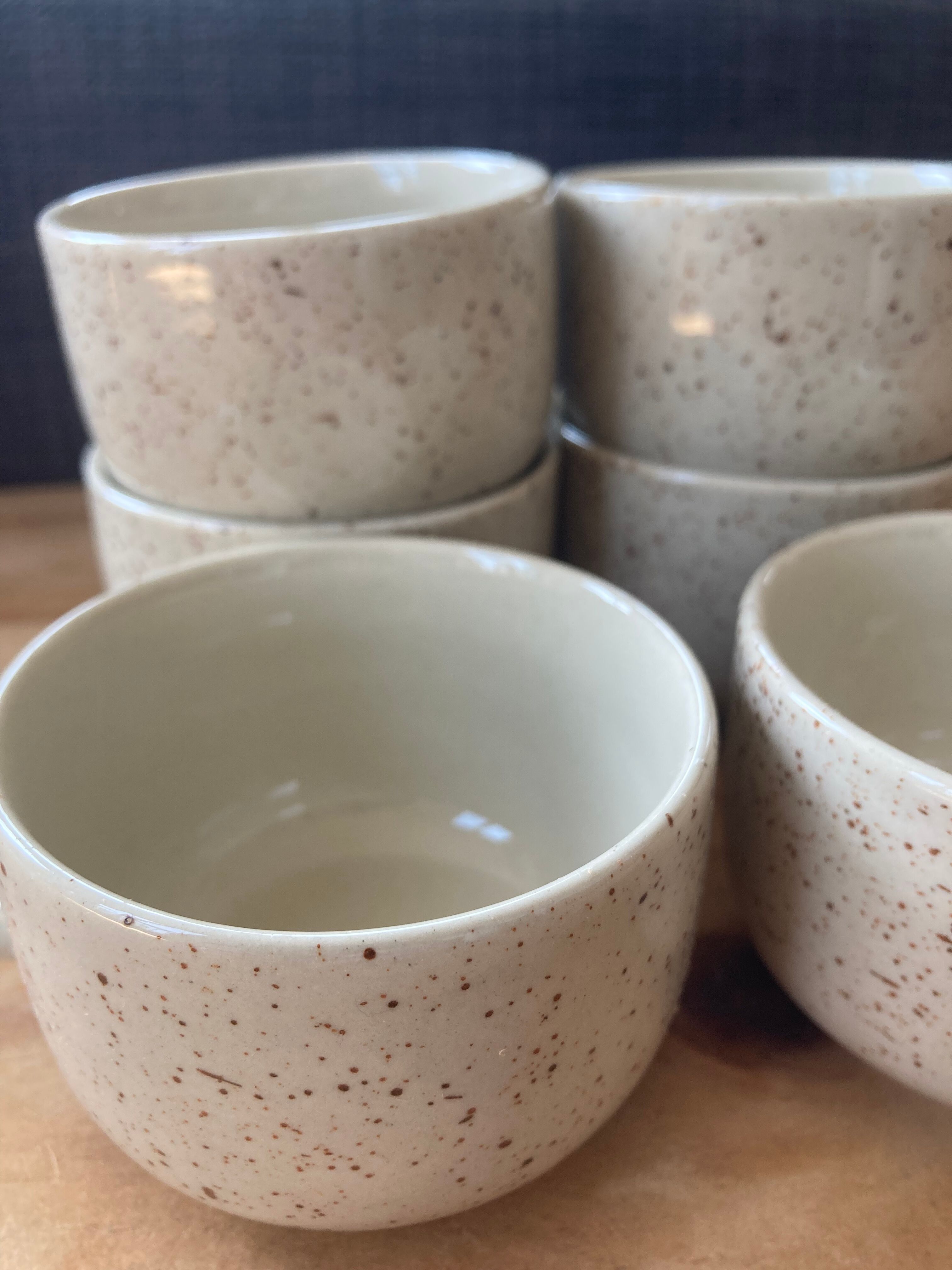 6 speckled cups