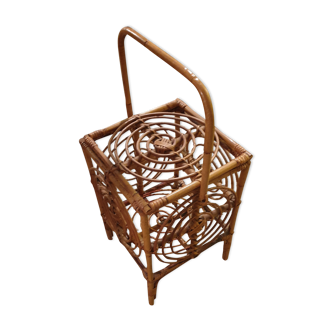 Cube rattan basket to lay