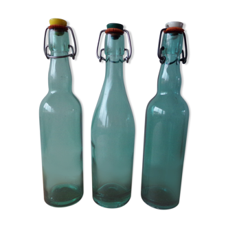 3 bouteilles anciennes vertes
