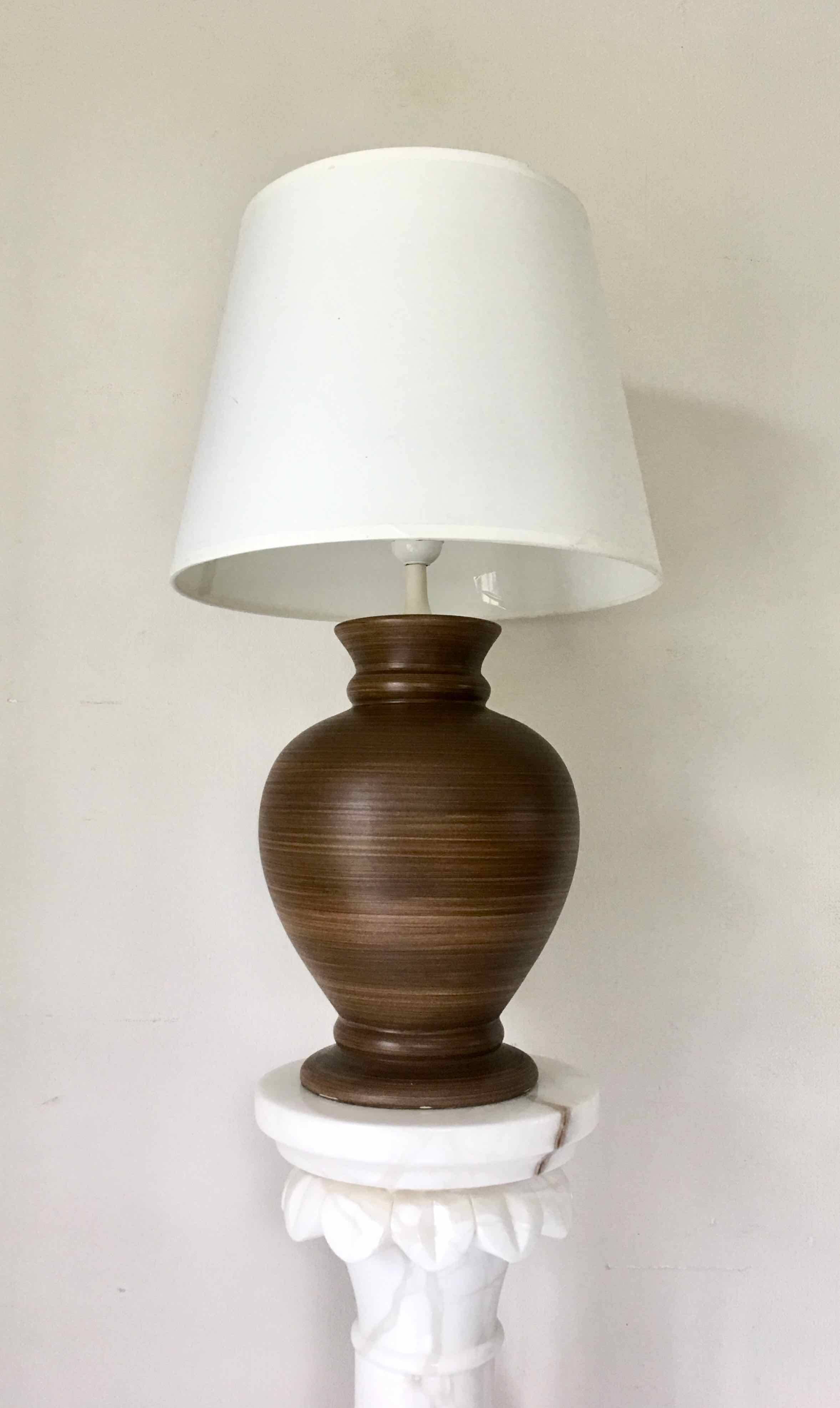 Lampe pied en terre cuite