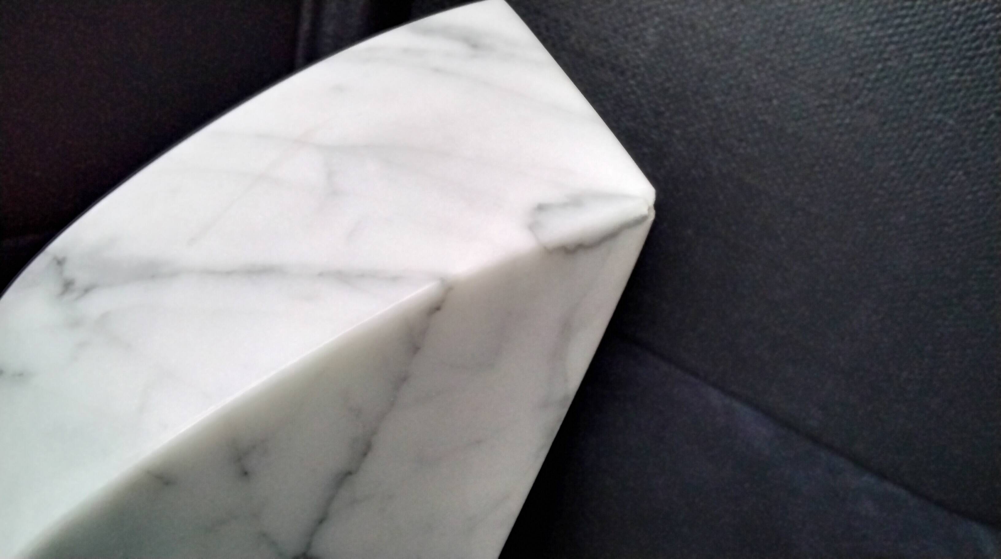 paire de serre-livres en marbre blanc