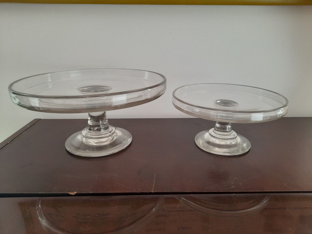Set of 2 cake dishes