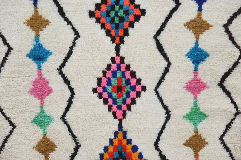 Unique natural wool Moroccan rug 3x2 m