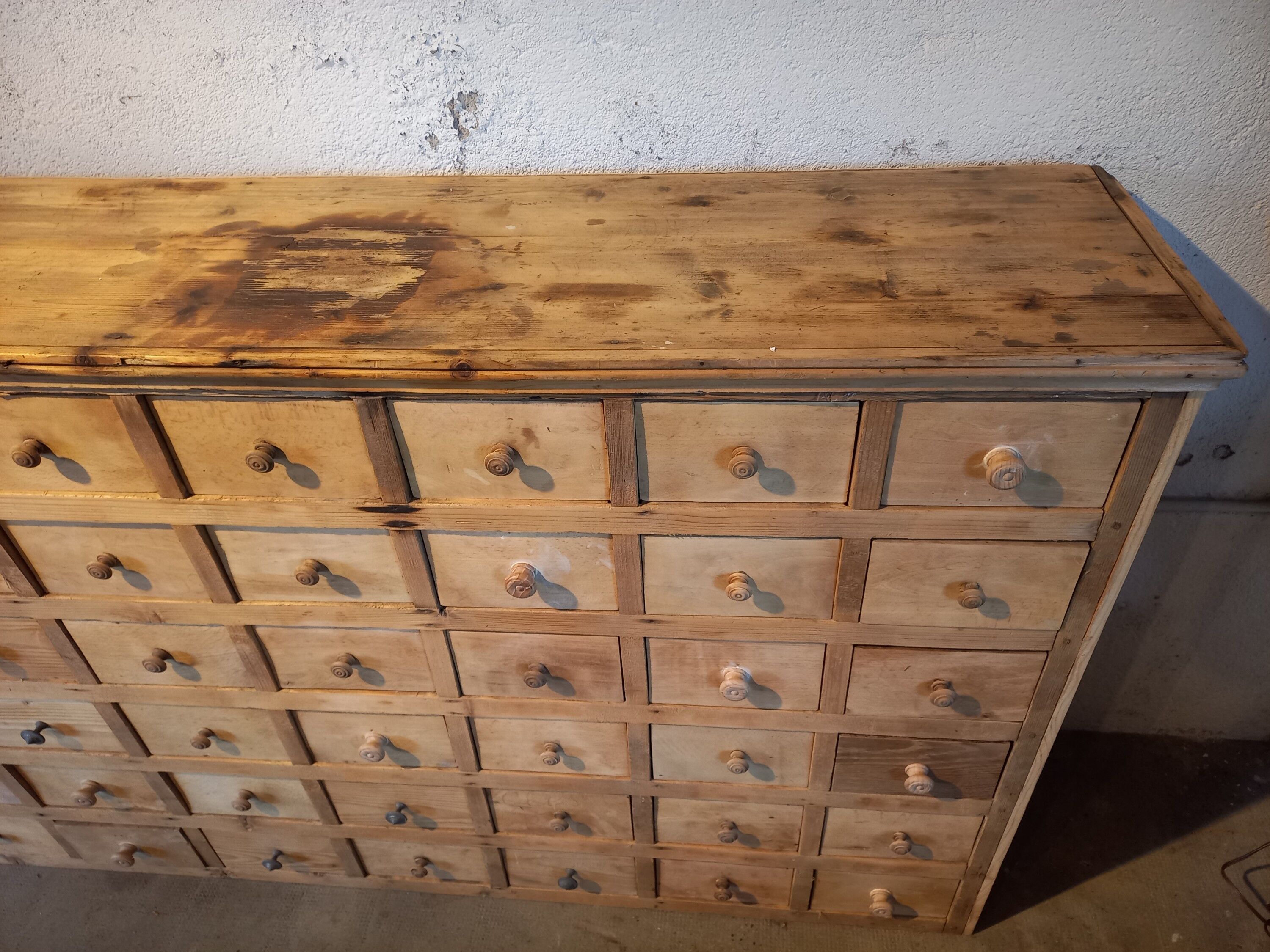 Trade cabinet with drawers