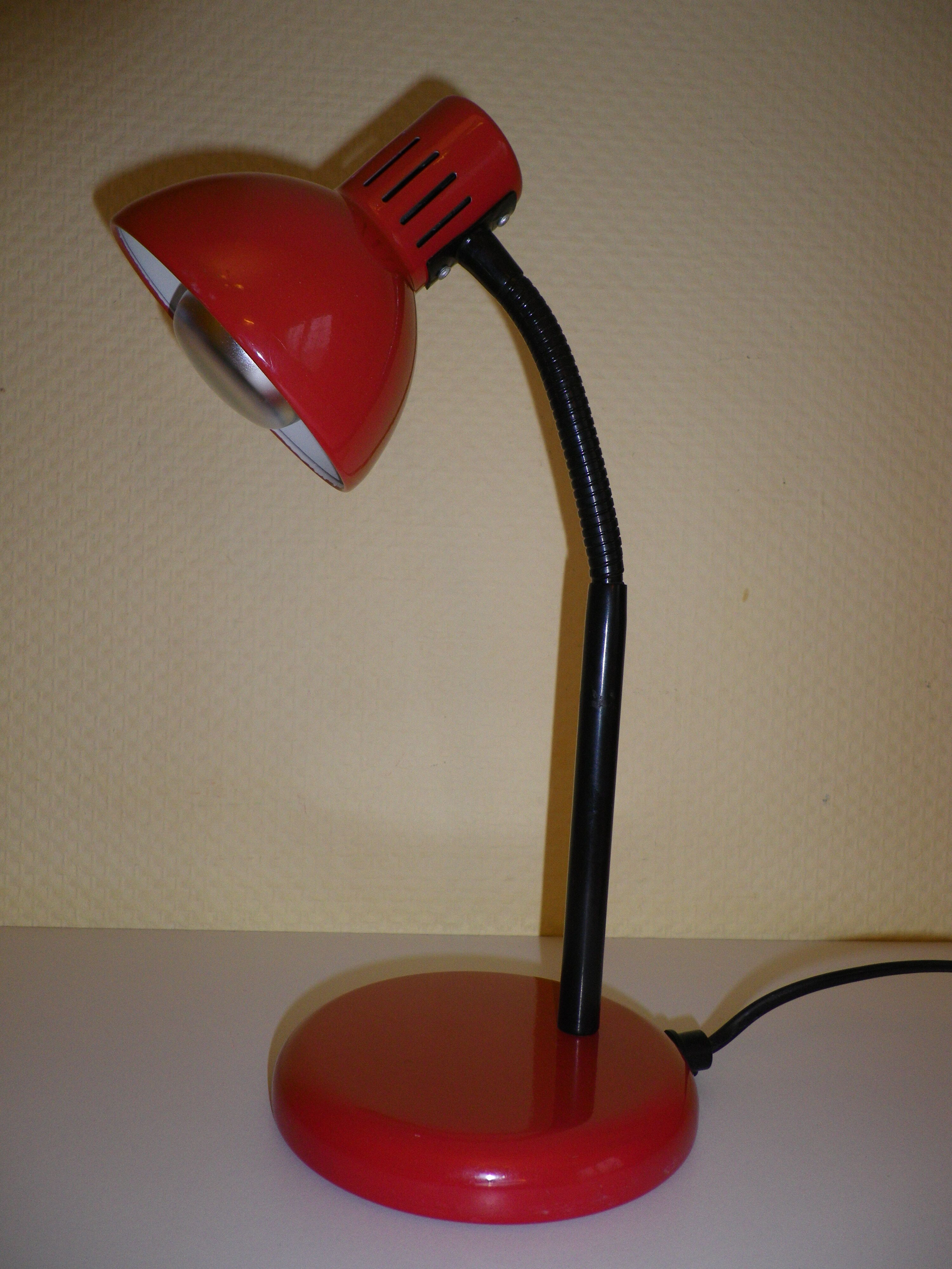 Vintage enamelled table lamp from the 70s
