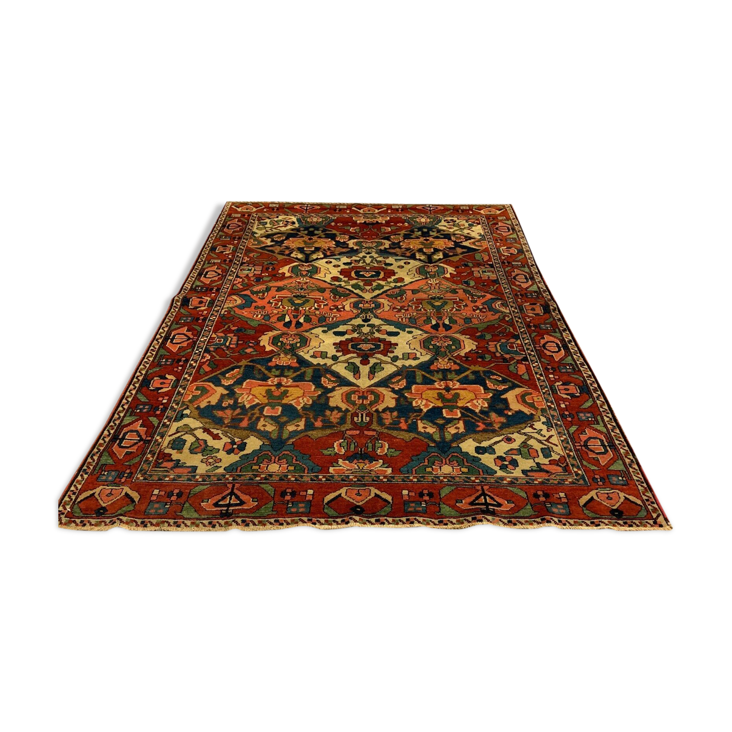 Antique Bakhtiari rug 192x151 cm