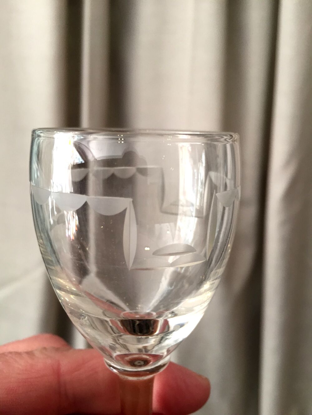 Suite of 8 engraved glass drip glasses from the 1930s 1940s