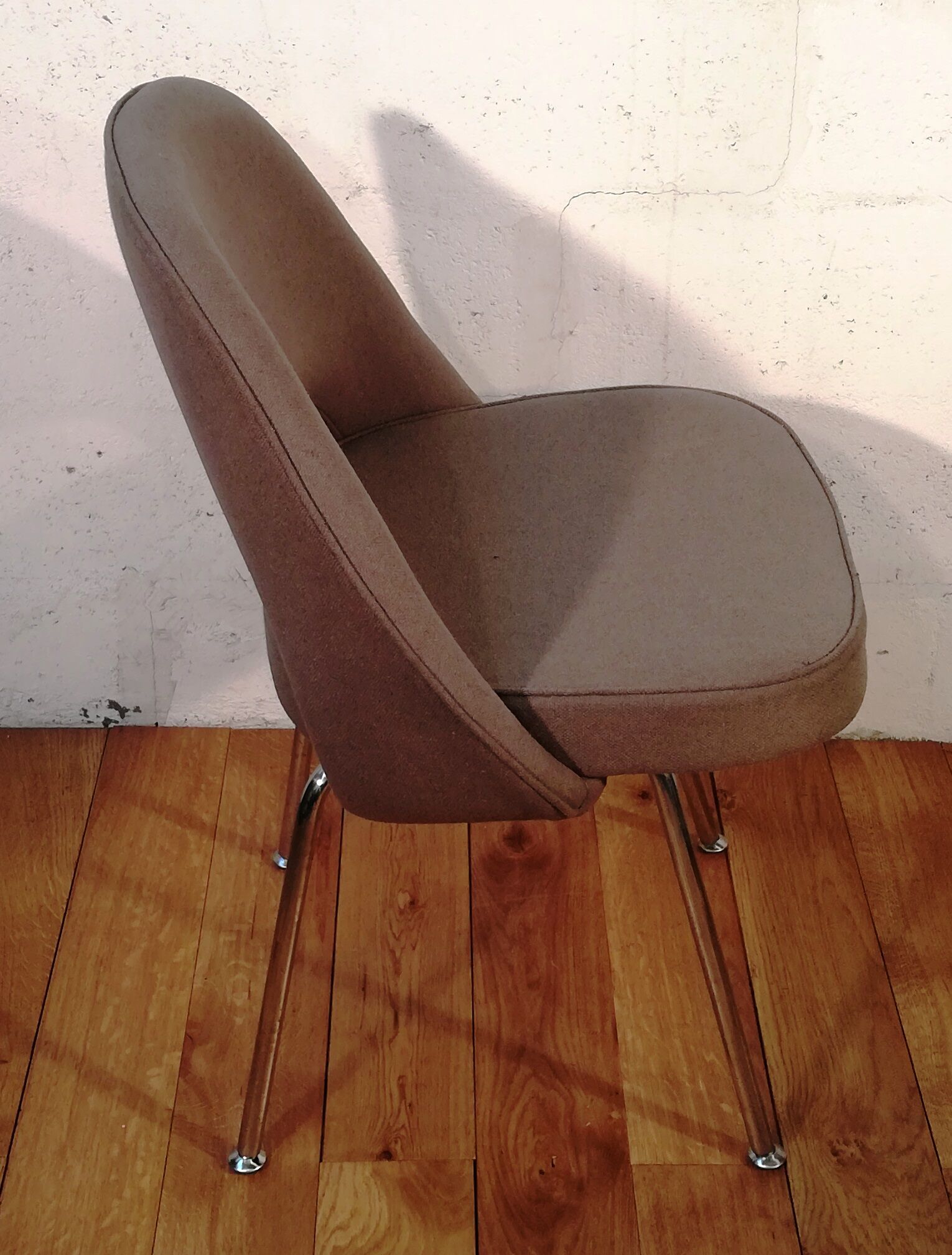 Saarinen conference chair