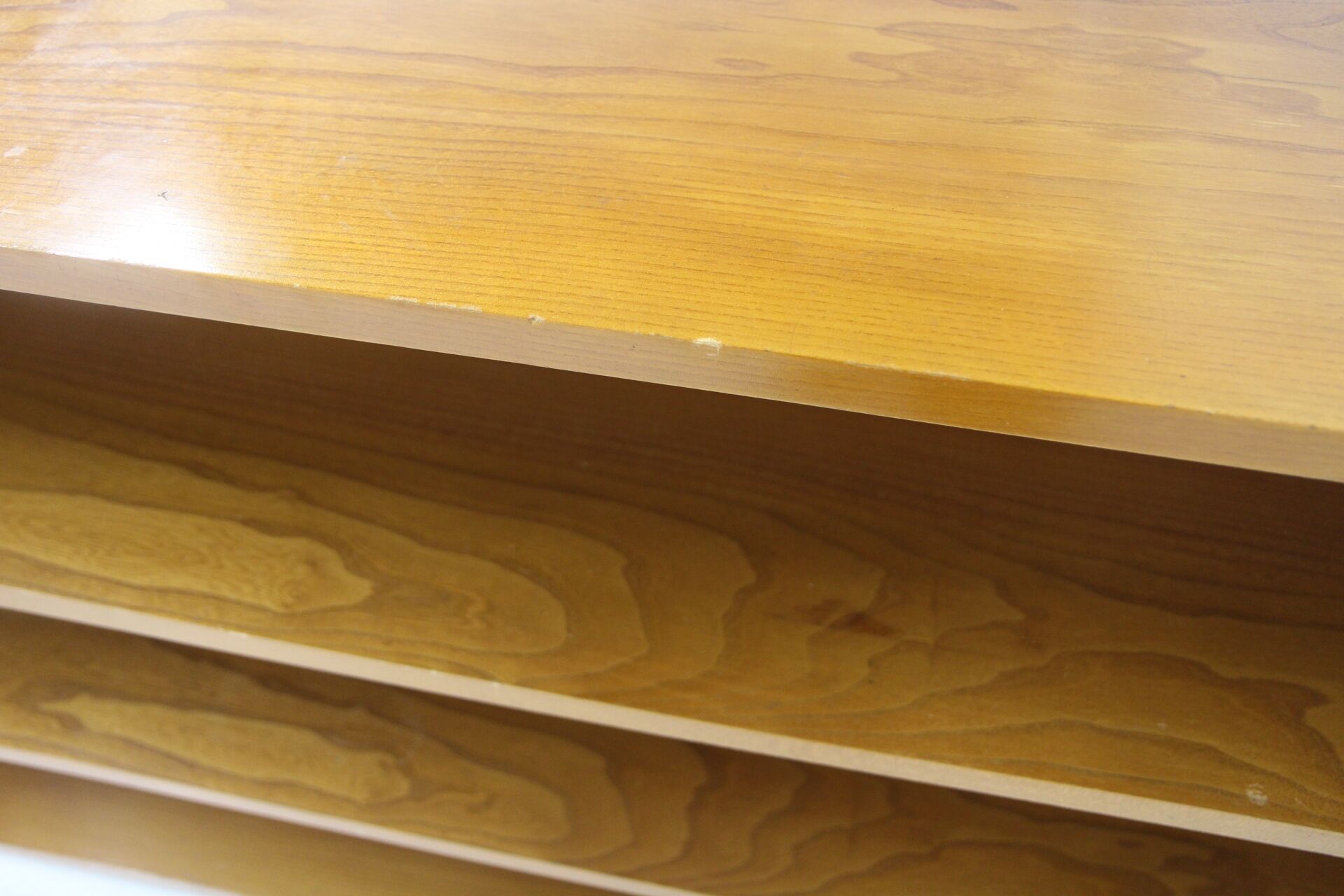 Bibliothèque scandinave en orme, Swedish Modern, Suède, 1940