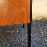 Desk with a beautiful 1960/70 look, 3 drawers + key, black legs