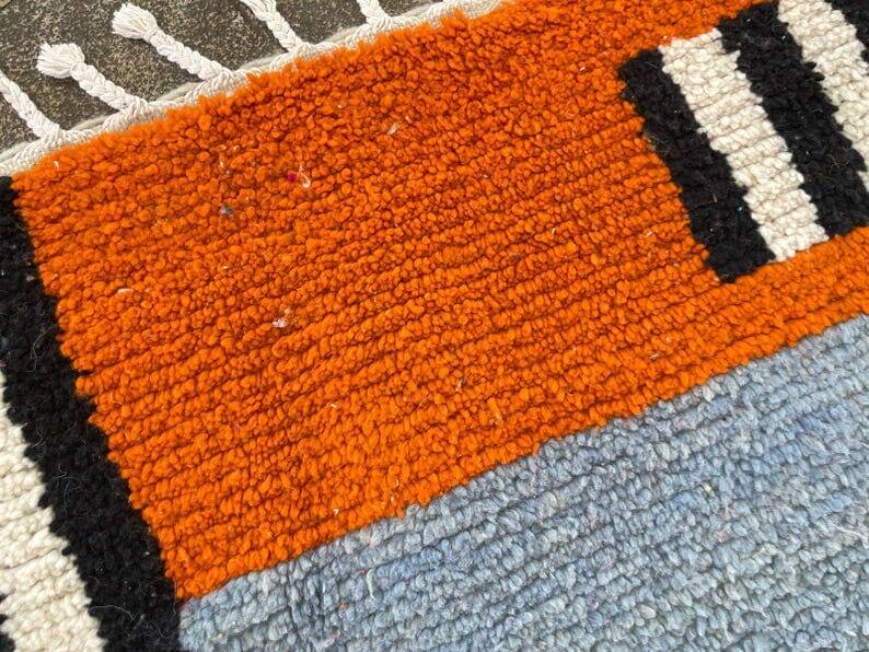 Traditional handwoven Berber rug size 150 x 250 cm