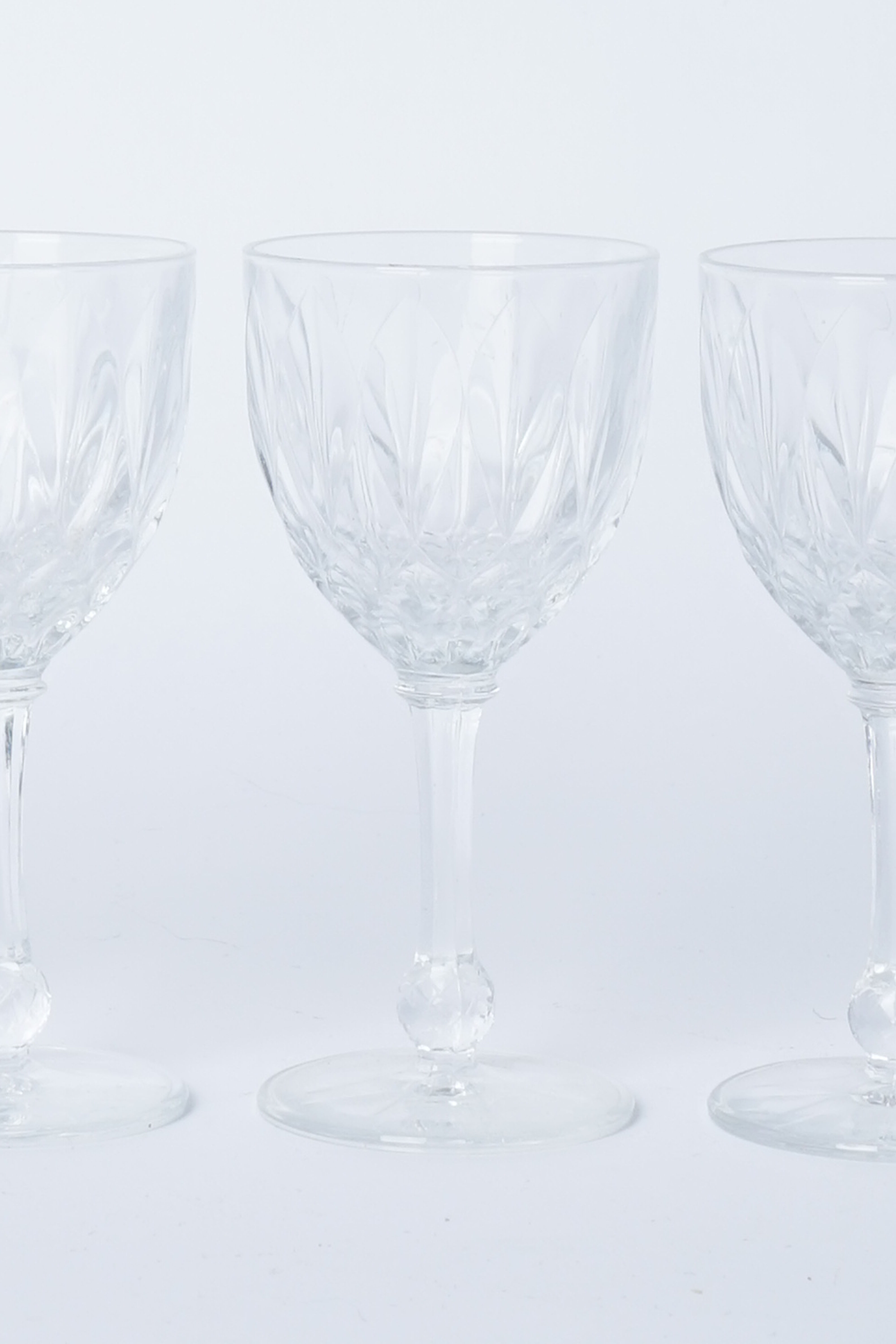 Lot 5 crystal digestive glasses