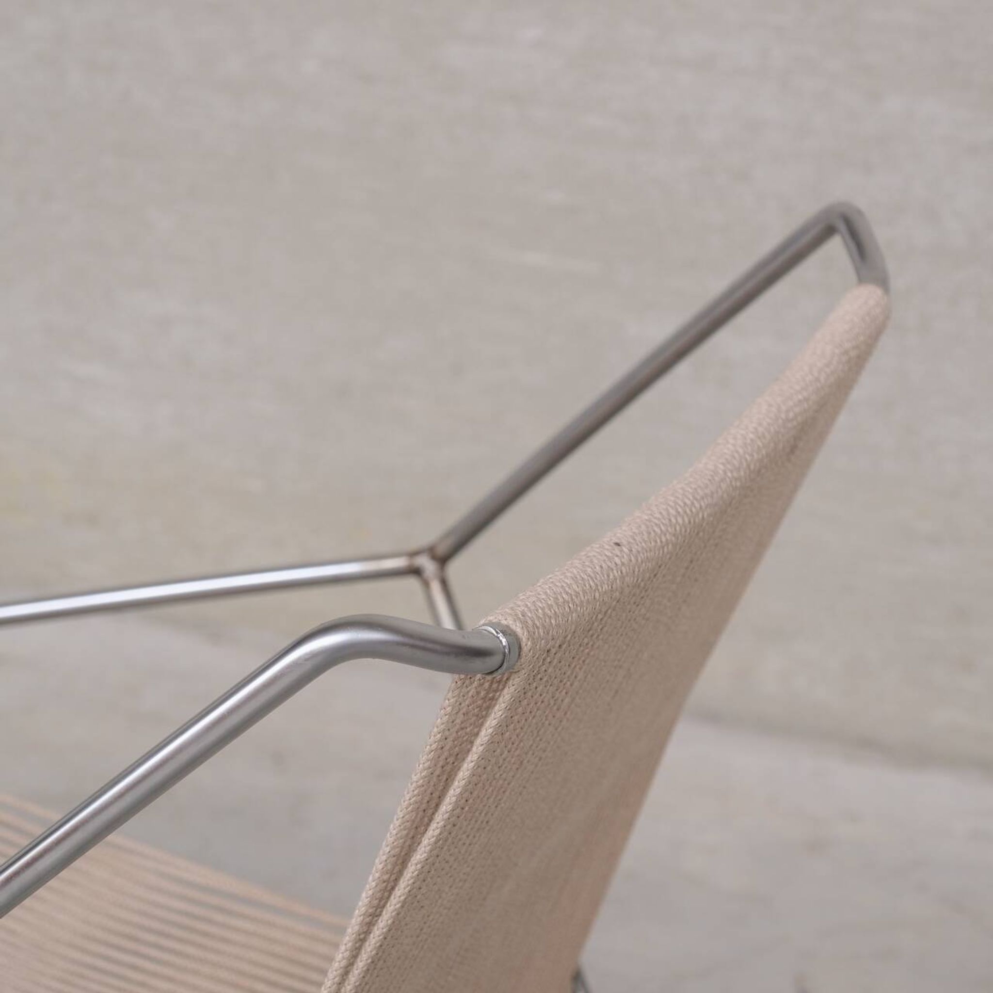 Paire de fauteuils en acier danois du milieu du siècle par Henning Flok