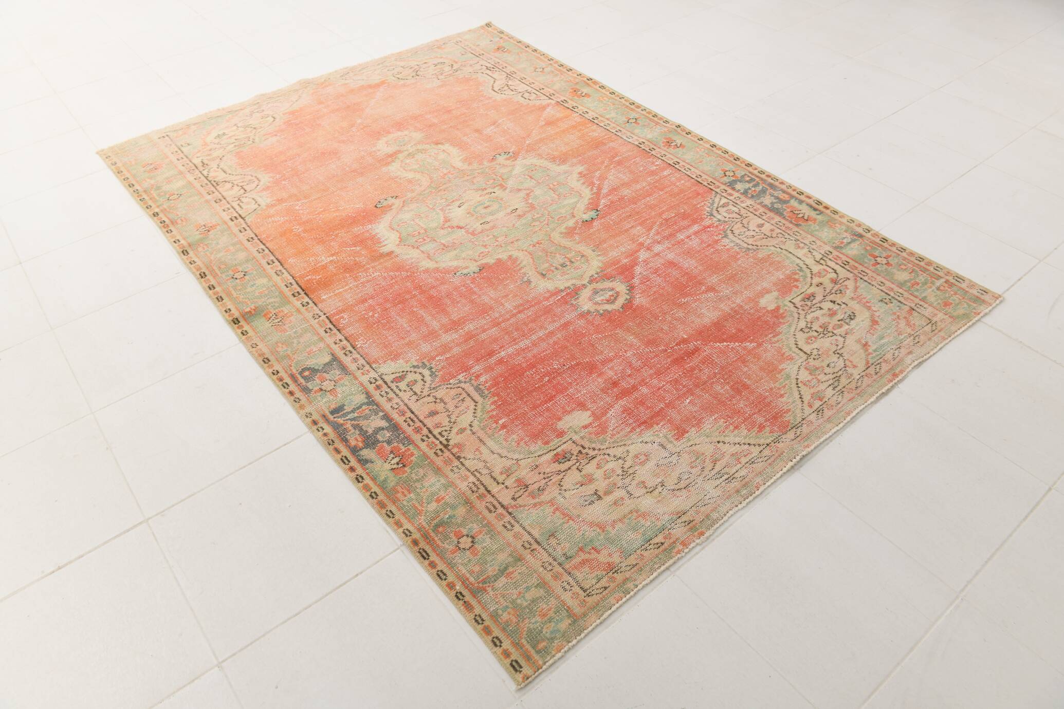 6x8 Vintage Pale Red Classic Rug, 179x254Cm