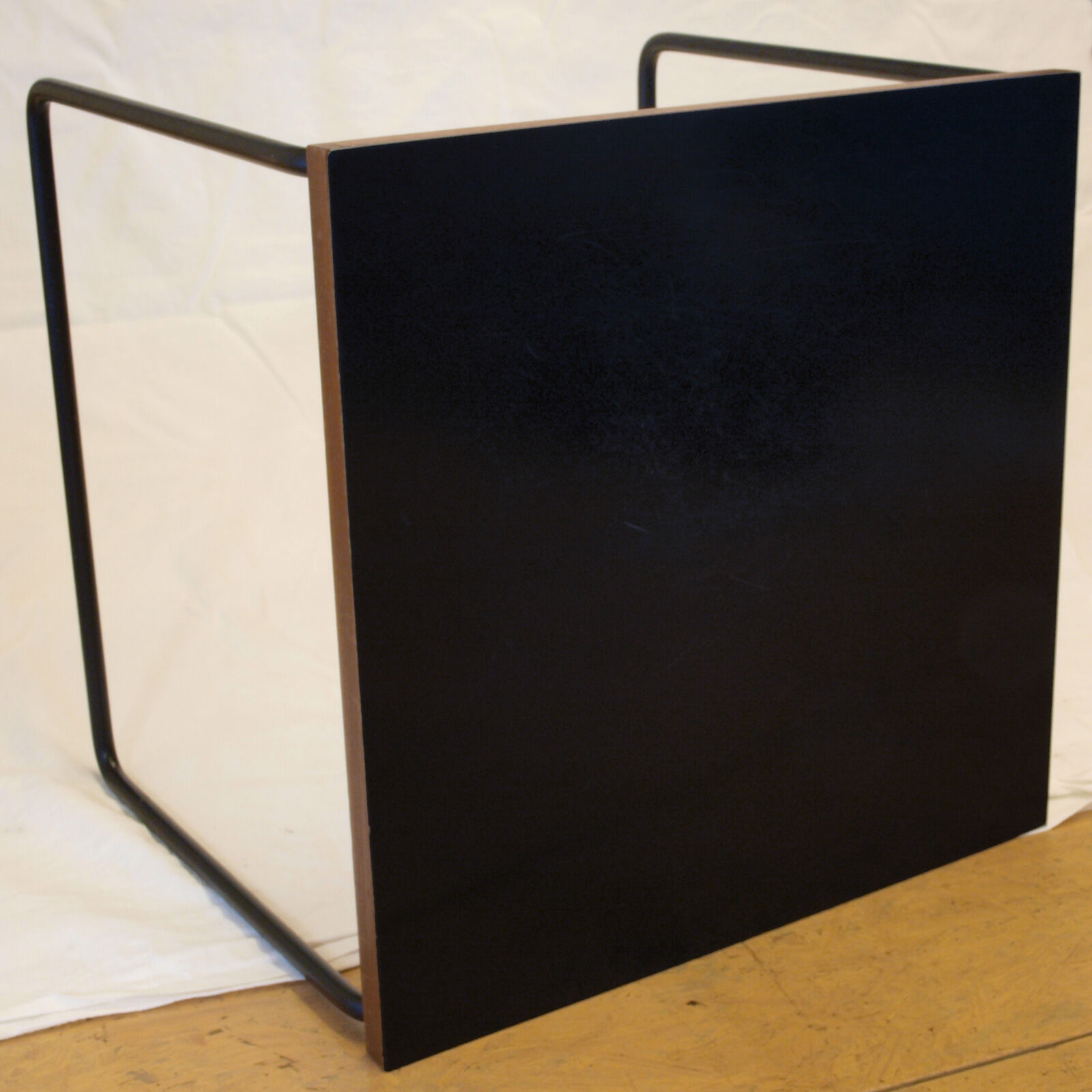 Pierre Guariche's "Volante" coffee table for Steiner