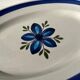 Plat sunny motif floral bleu stylisé Sarreguemines