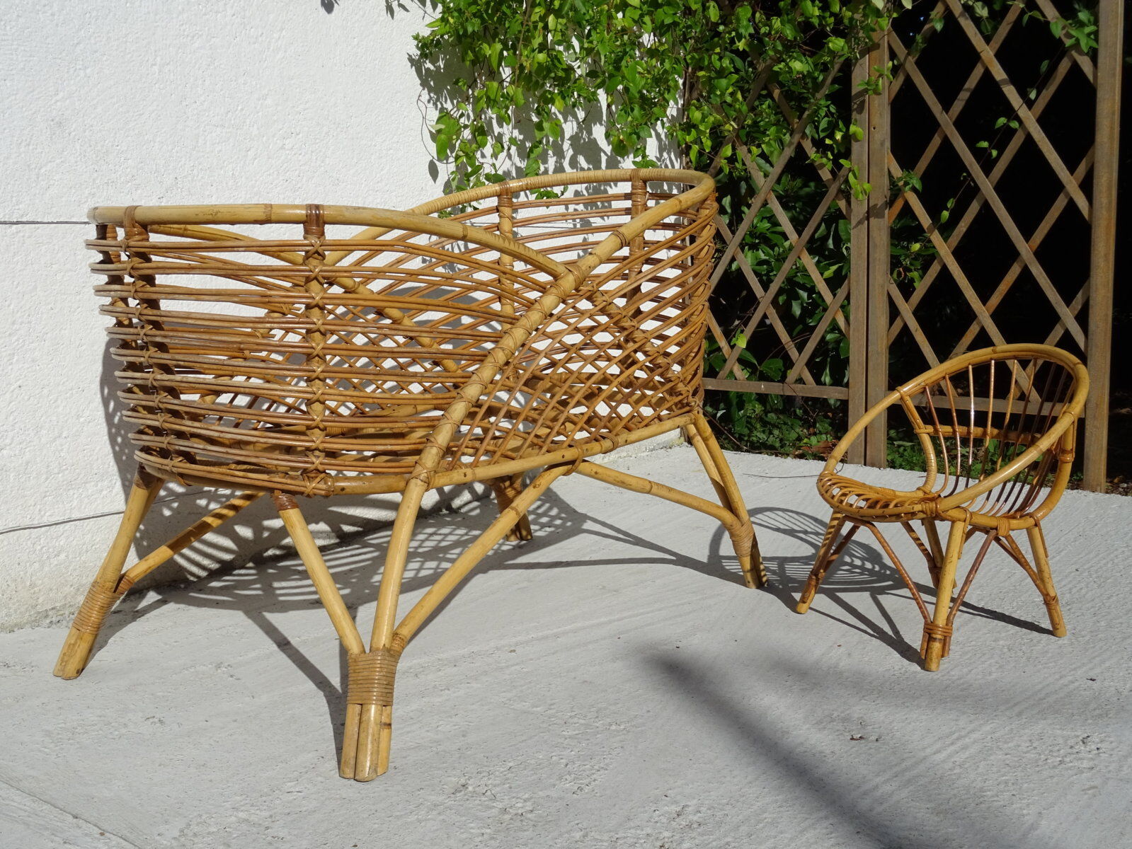Cradle rattan basket