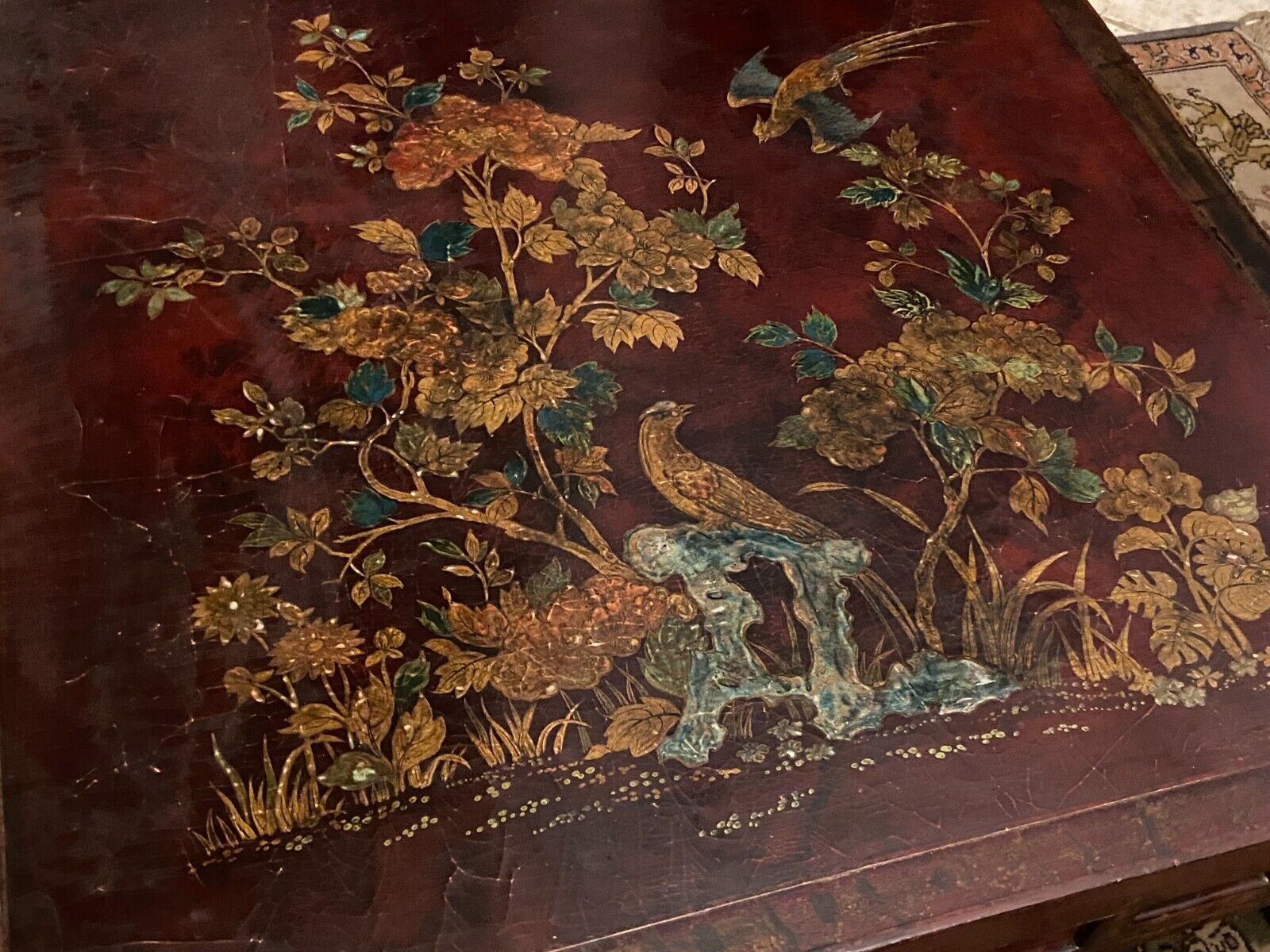 Square section coffee table with lacquered decoration Far East China Japan