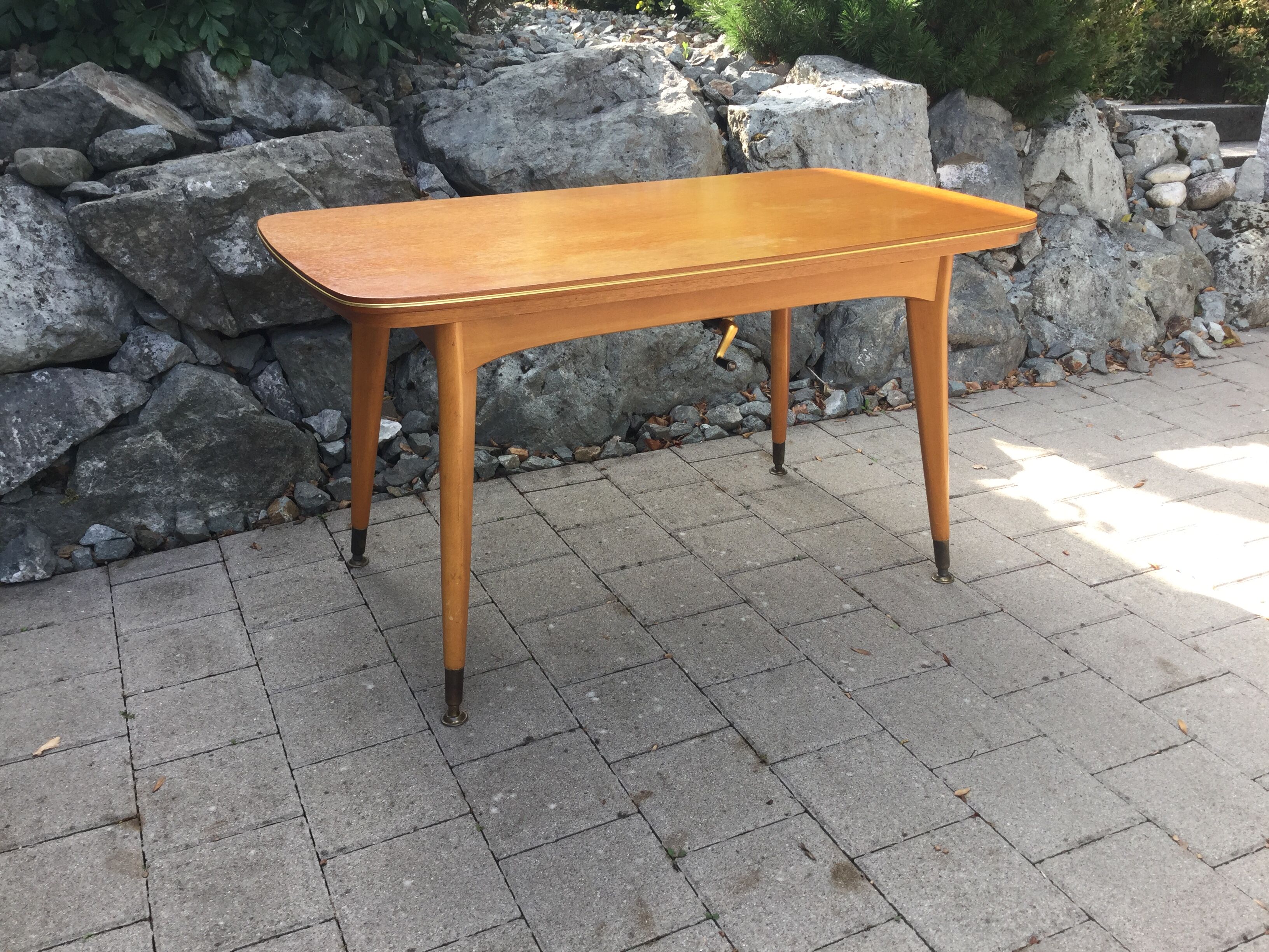 Table system "up and down"