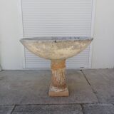 Column-shaped planter