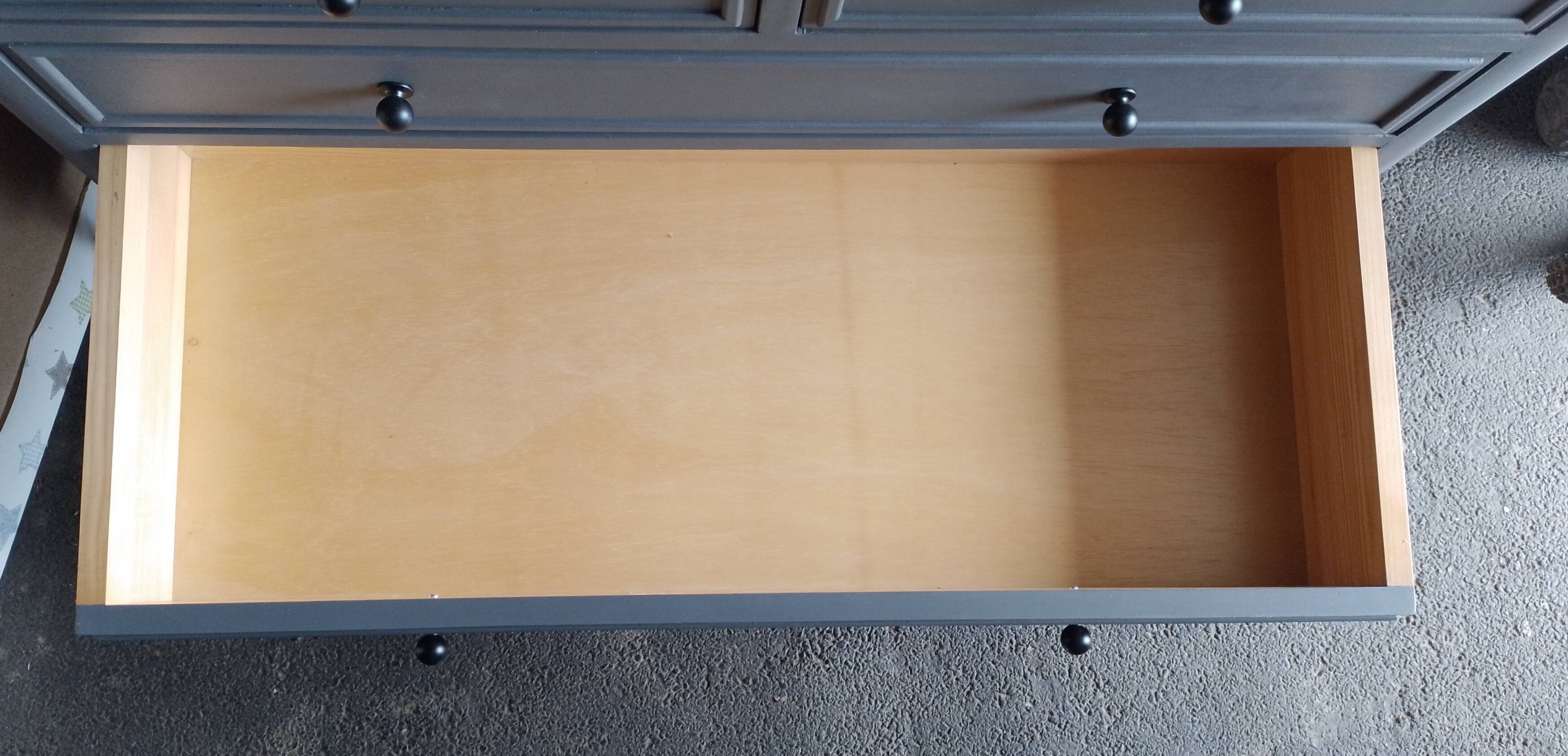 Chest of drawers with large drawers