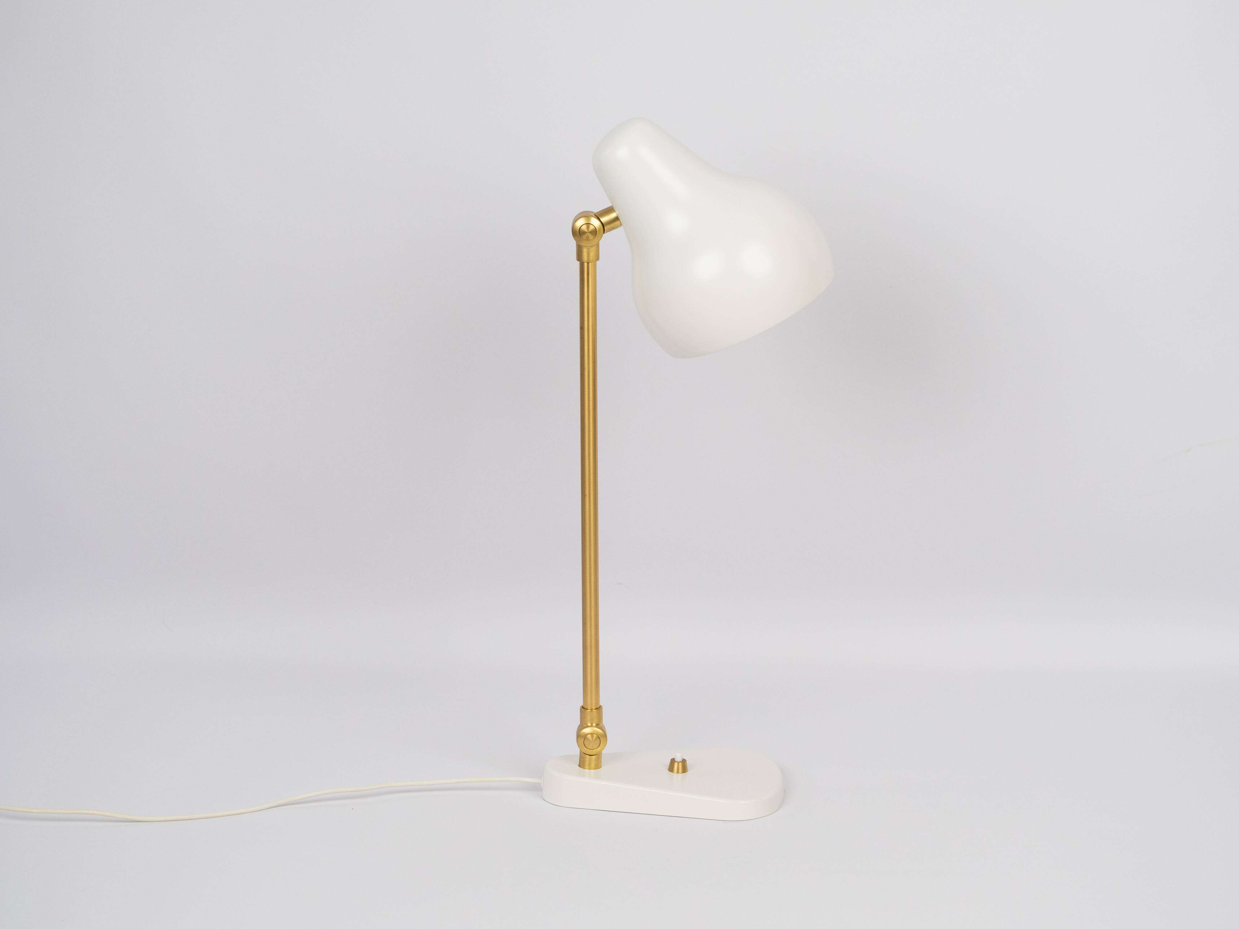 Lampe de table VL38 de Vilh. Lauritzen, Louis Poulsen, années 1940