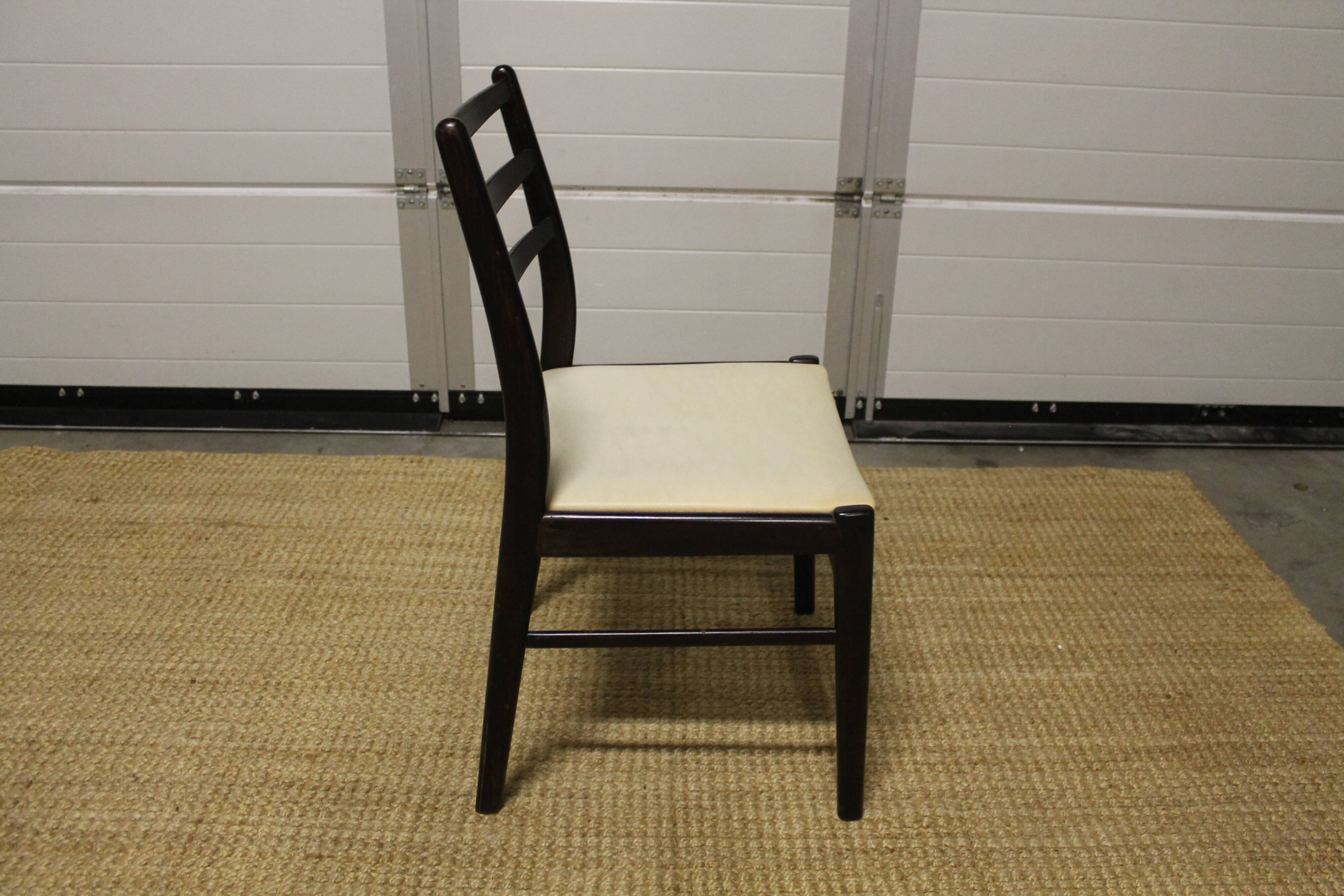Set of 6 vintage chairs