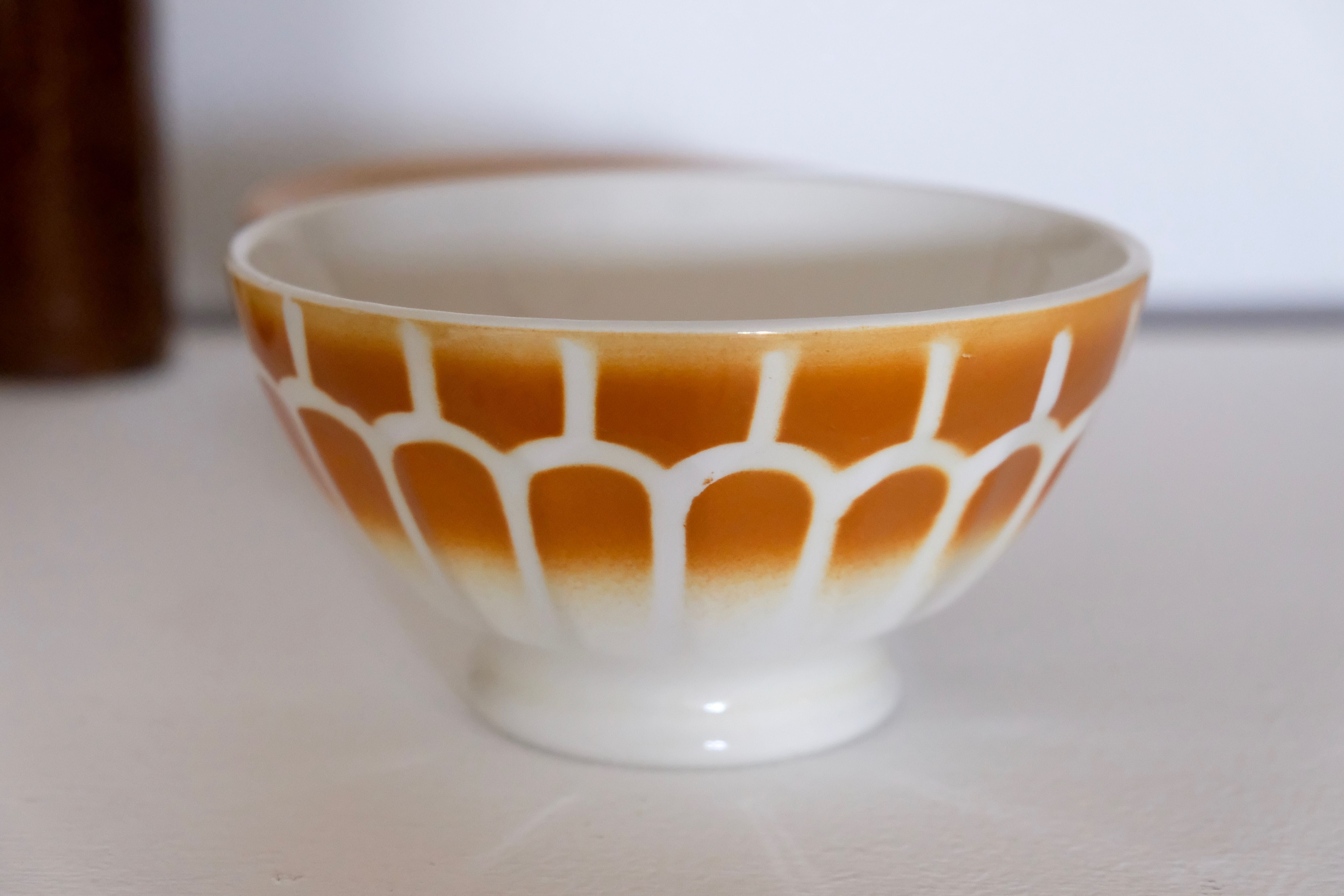 Large old bowl in arcades 50s