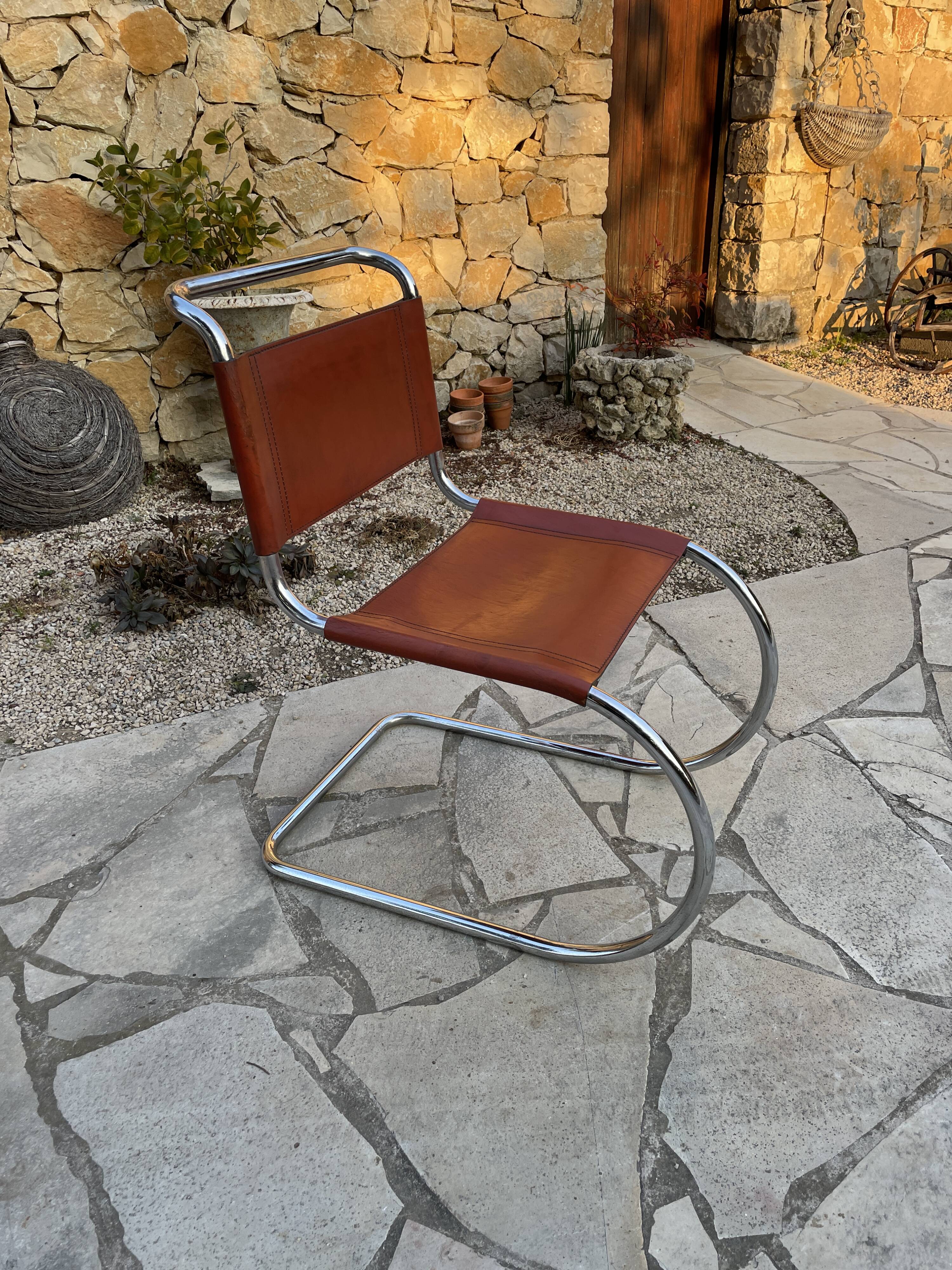 Four design chairs Mies van der Rohe Edition year 80