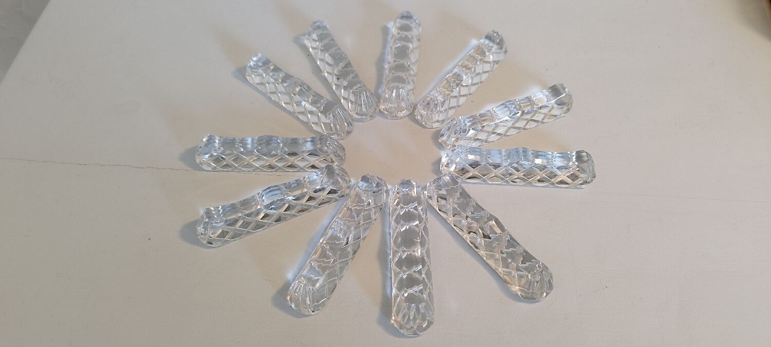 Crystal knife holder