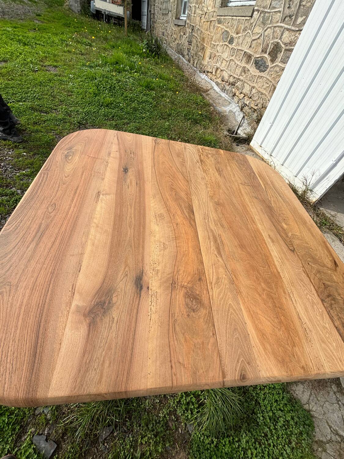 Art deco table in natural wood