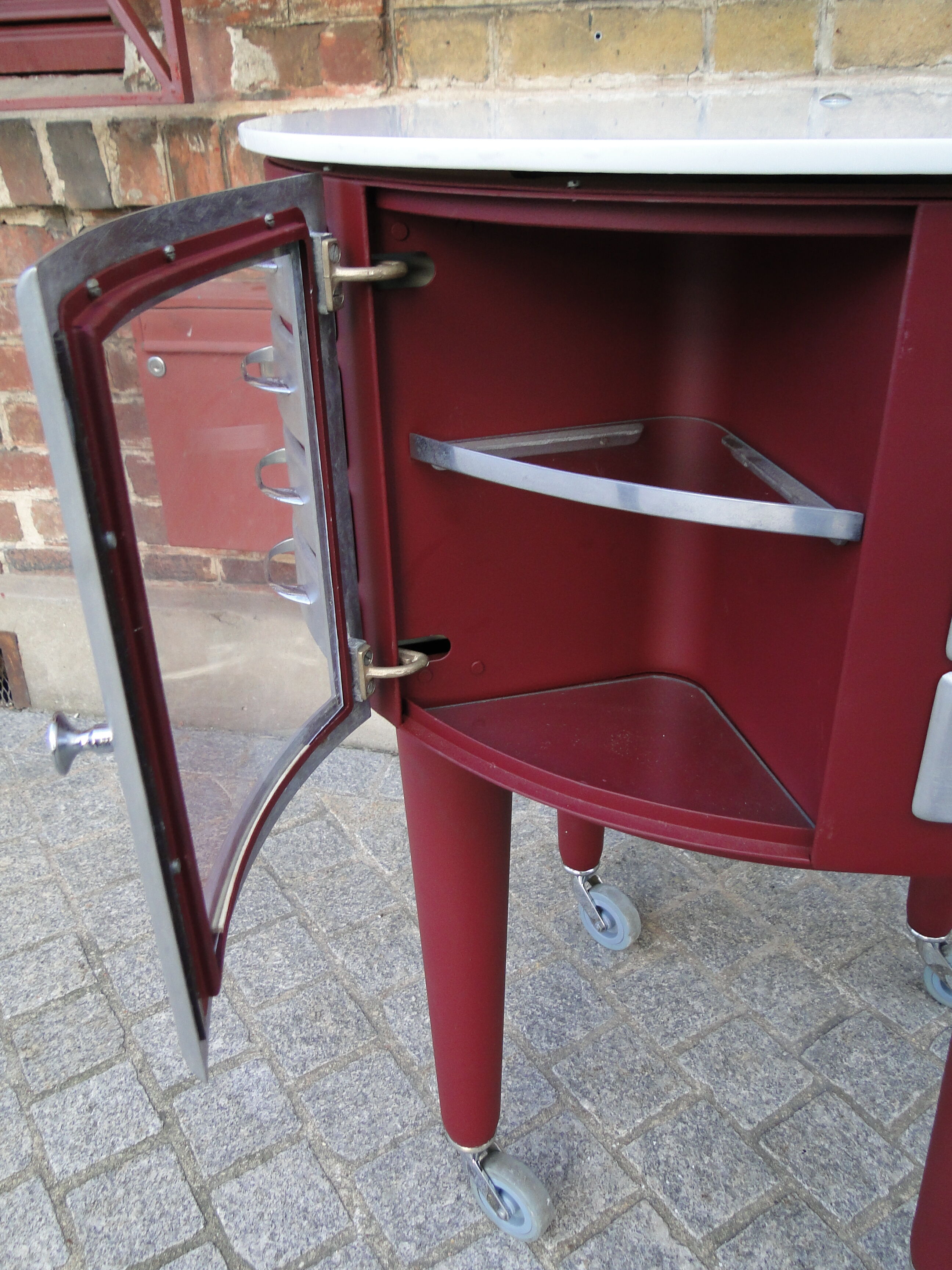 Dentist's furniture, girator