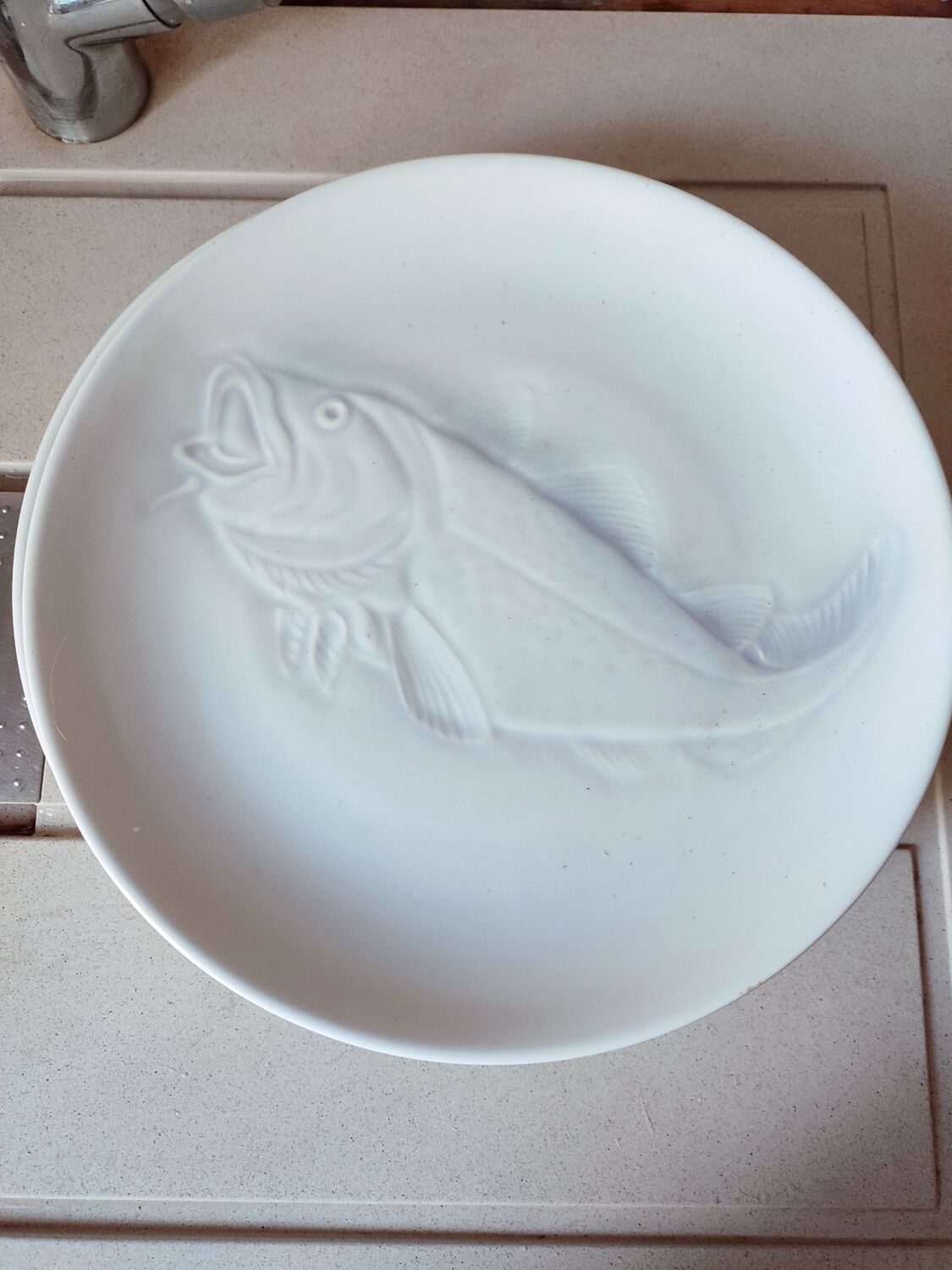 6 Saint Amand earthenware plates with fish