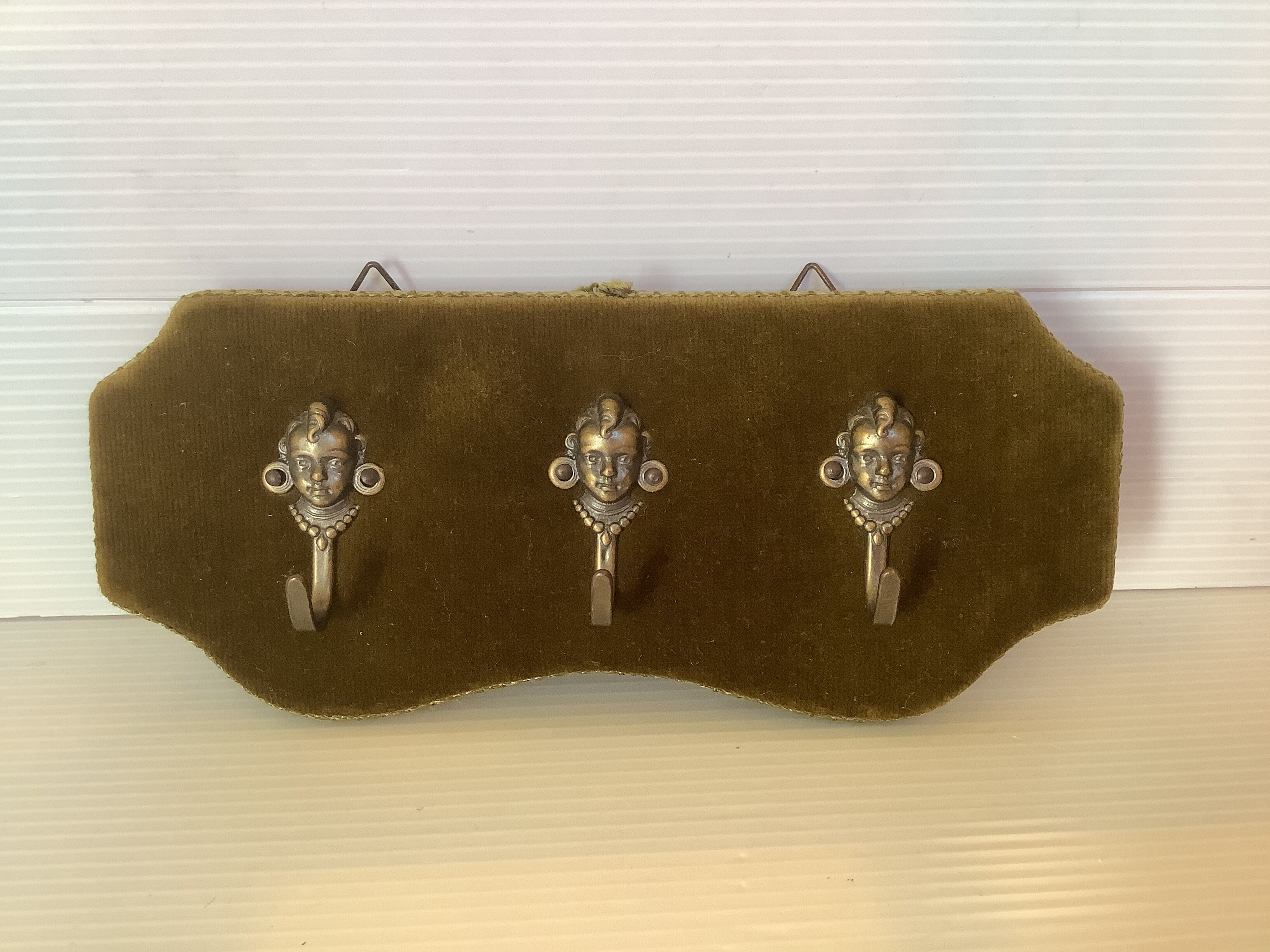 Key Hanger Range Key Ring Velvet Green khaki