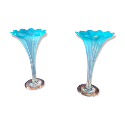 Paire de vases soliflores « tulipe » en verre opaline bleue – Époque N
