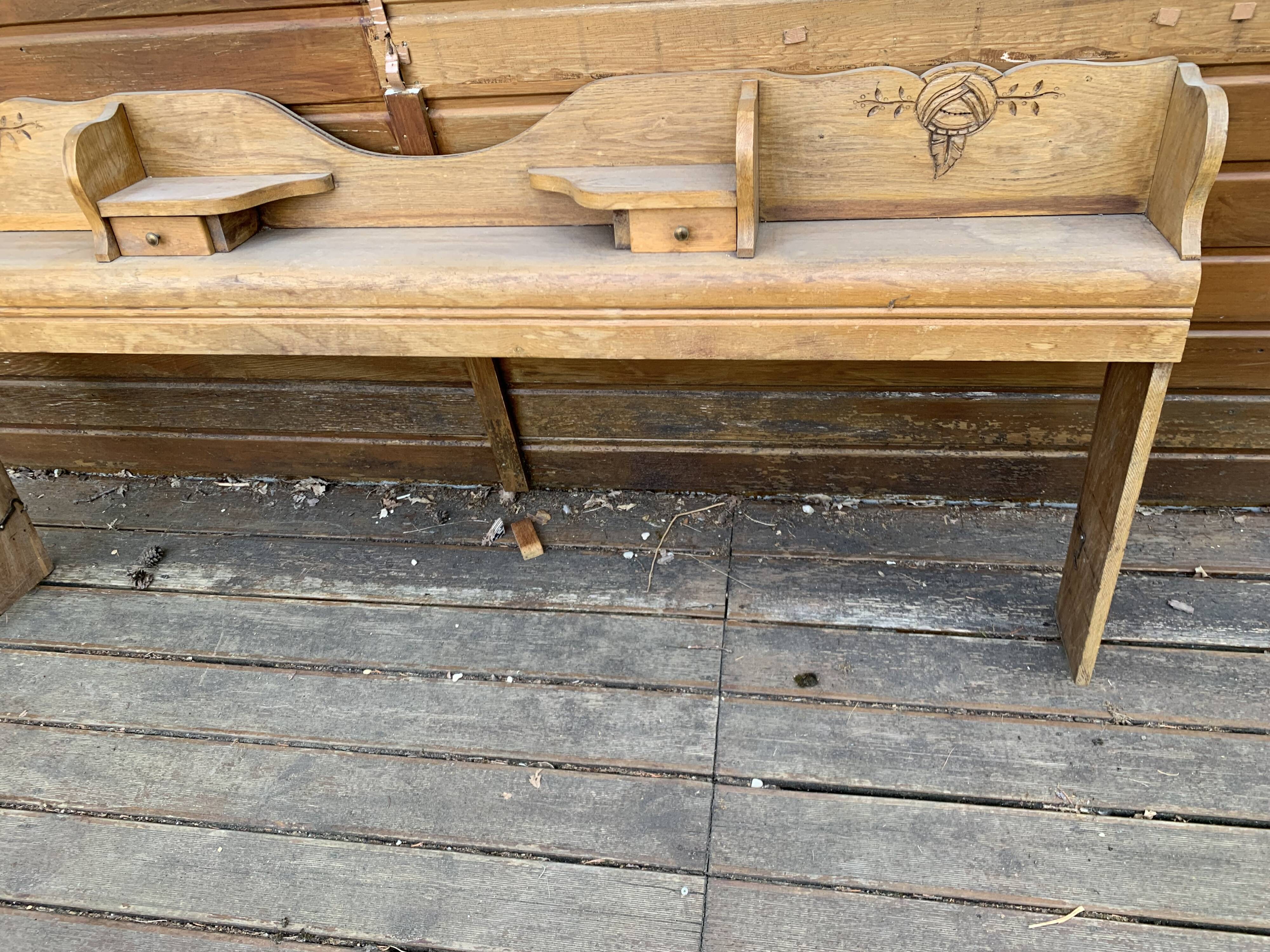 Headboard / cozy art deco